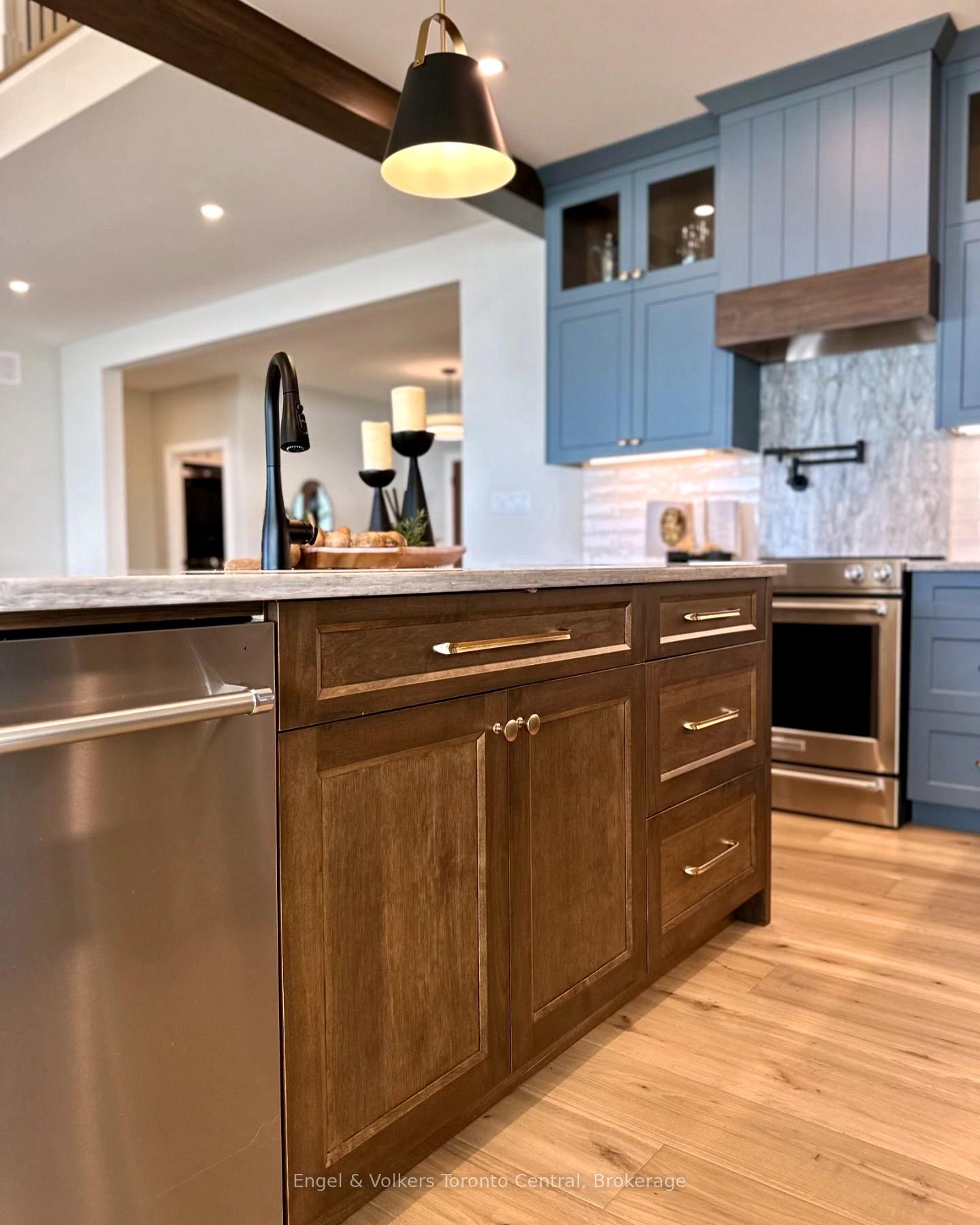 Photo 16 of 480 Coast Drive, Goderich, Goderich (Town) — HOMEH