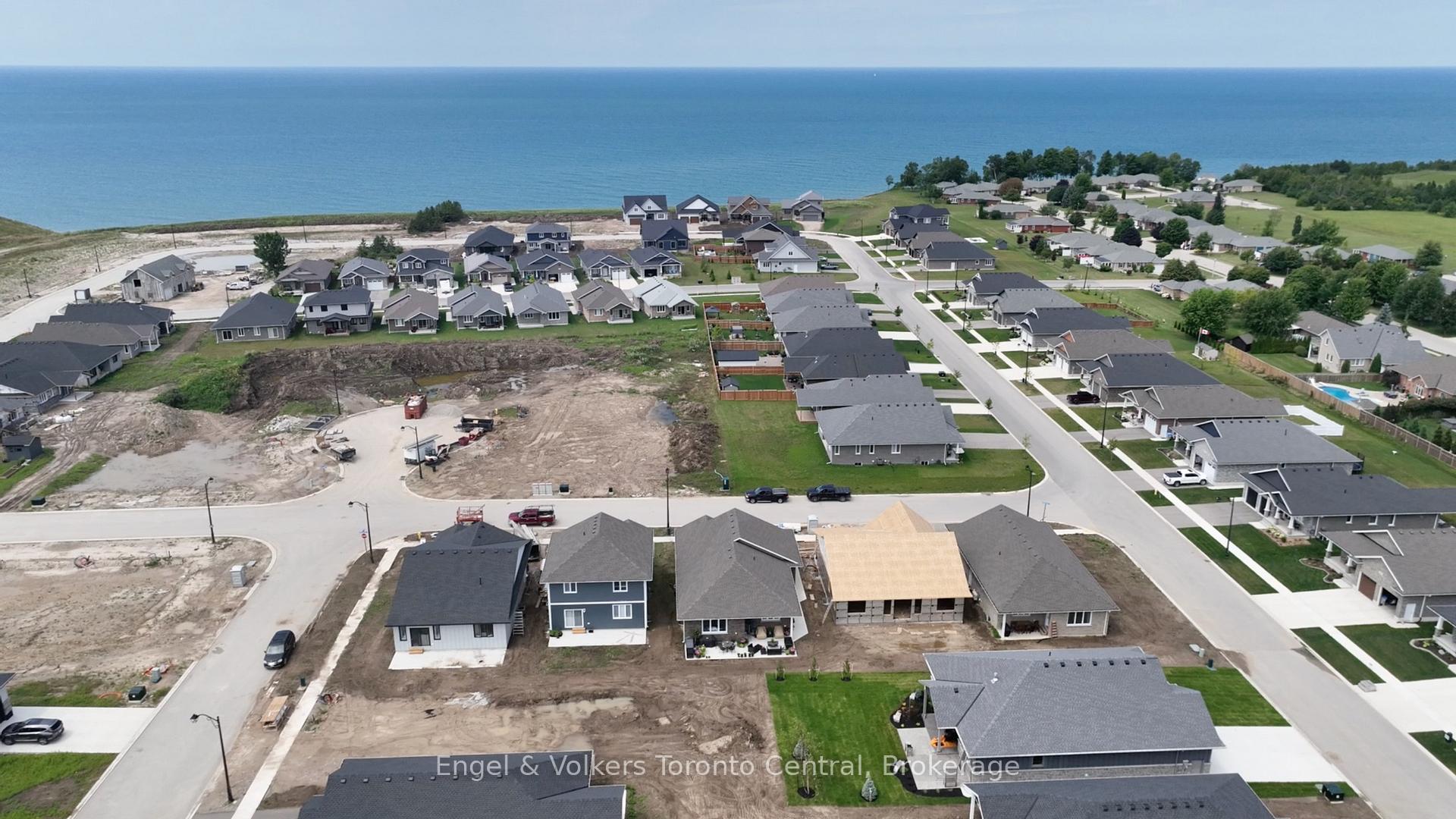 Photo 18 of 480 Coast Drive, Goderich, Goderich (Town) — HOMEH