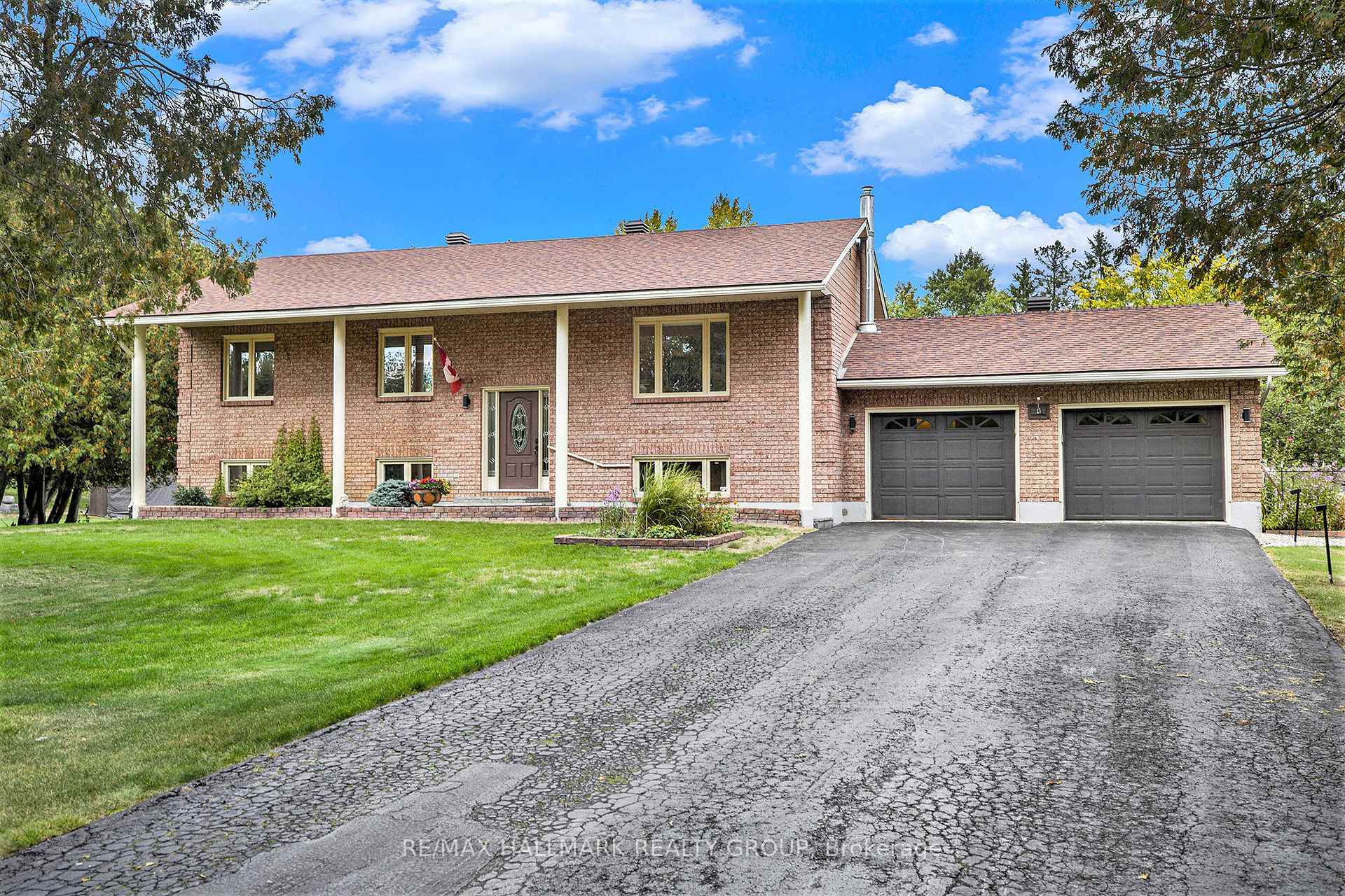 Photo 1 of 115 Delaney Drive, Ottawa, Huntley Ward (South West) — HOMEH