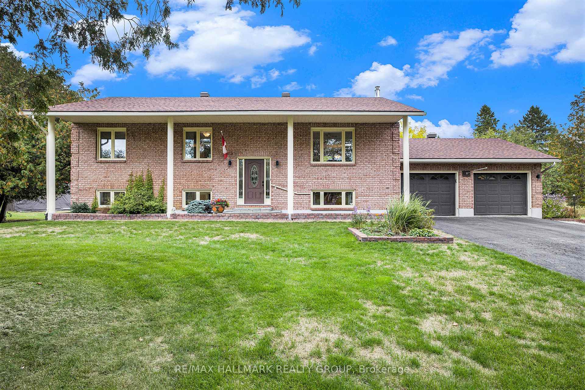 Photo 2 of 115 Delaney Drive, Ottawa, Huntley Ward (South West) — HOMEH