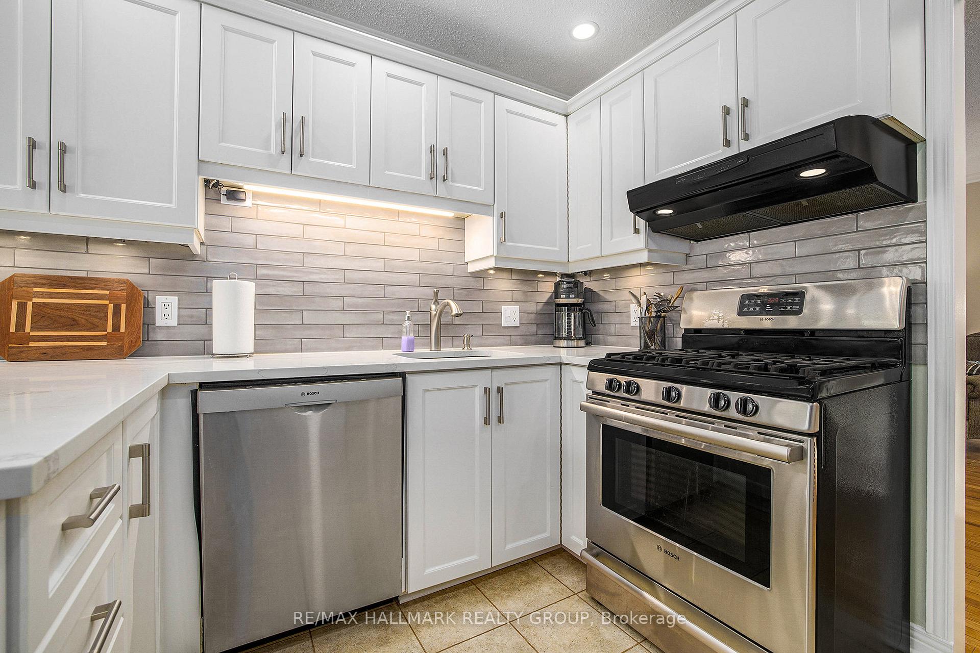 Photo 9 of 115 Delaney Drive, Ottawa, Huntley Ward (South West) — HOMEH