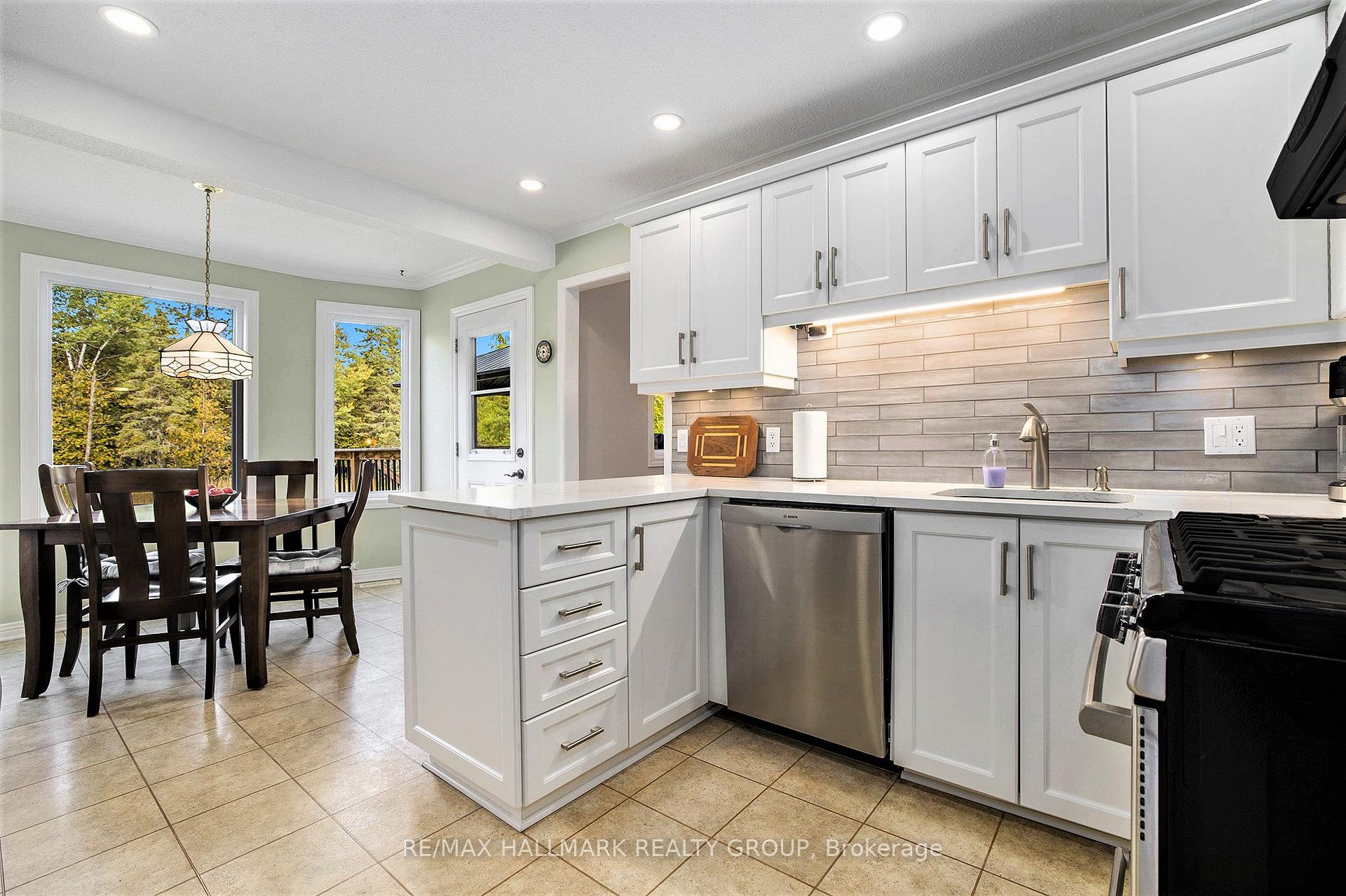 Photo 10 of 115 Delaney Drive, Ottawa, Huntley Ward (South West) — HOMEH