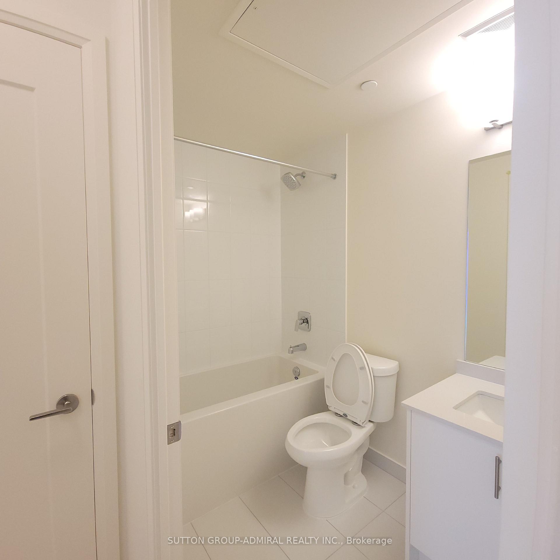 Photo 4 of Unit 810, 27 Korda Gate, Vaughan, Vellore Village — HOMEH