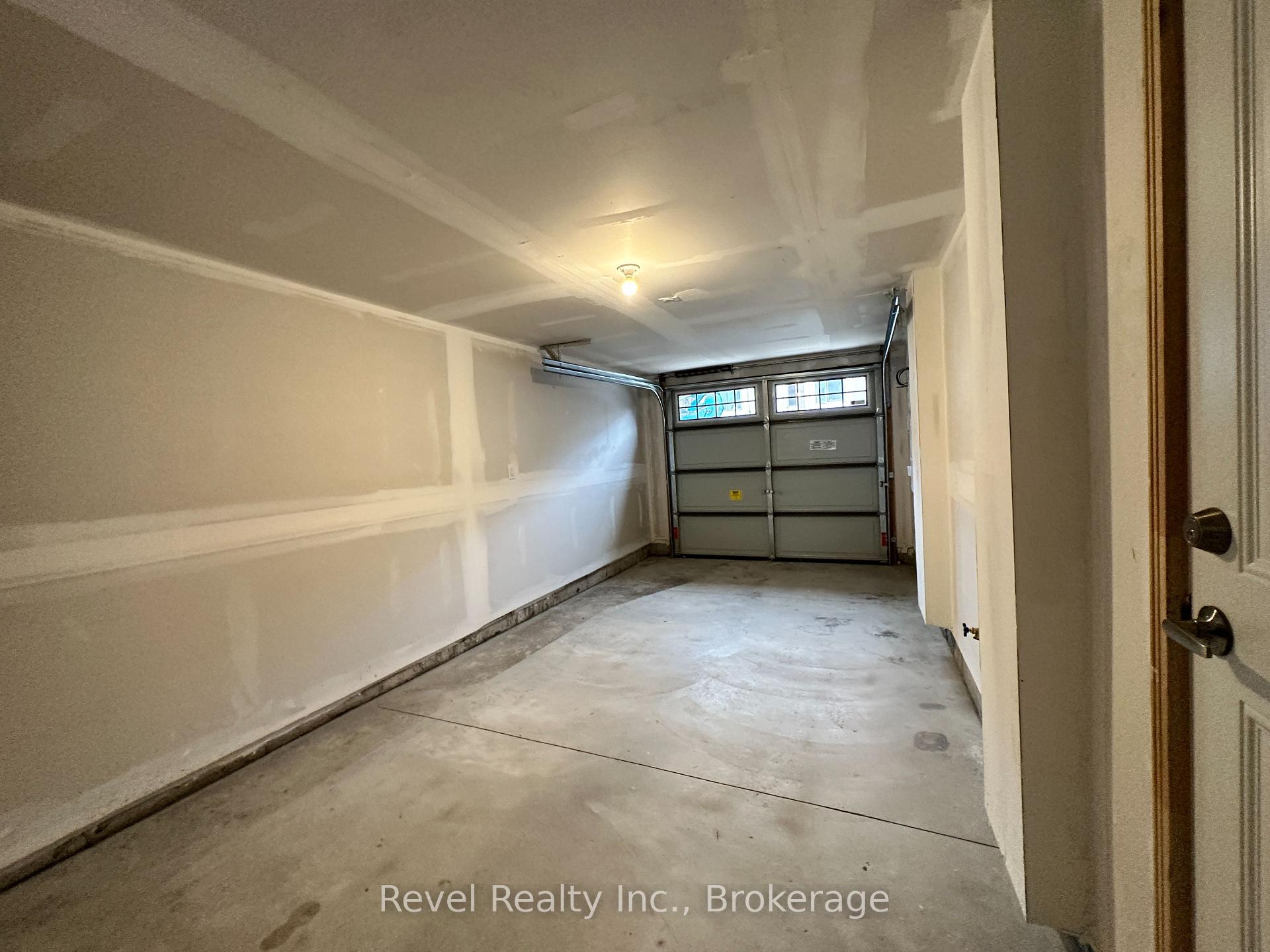 Photo 9 of 73 Winters Crescent, Collingwood — HOMEH
