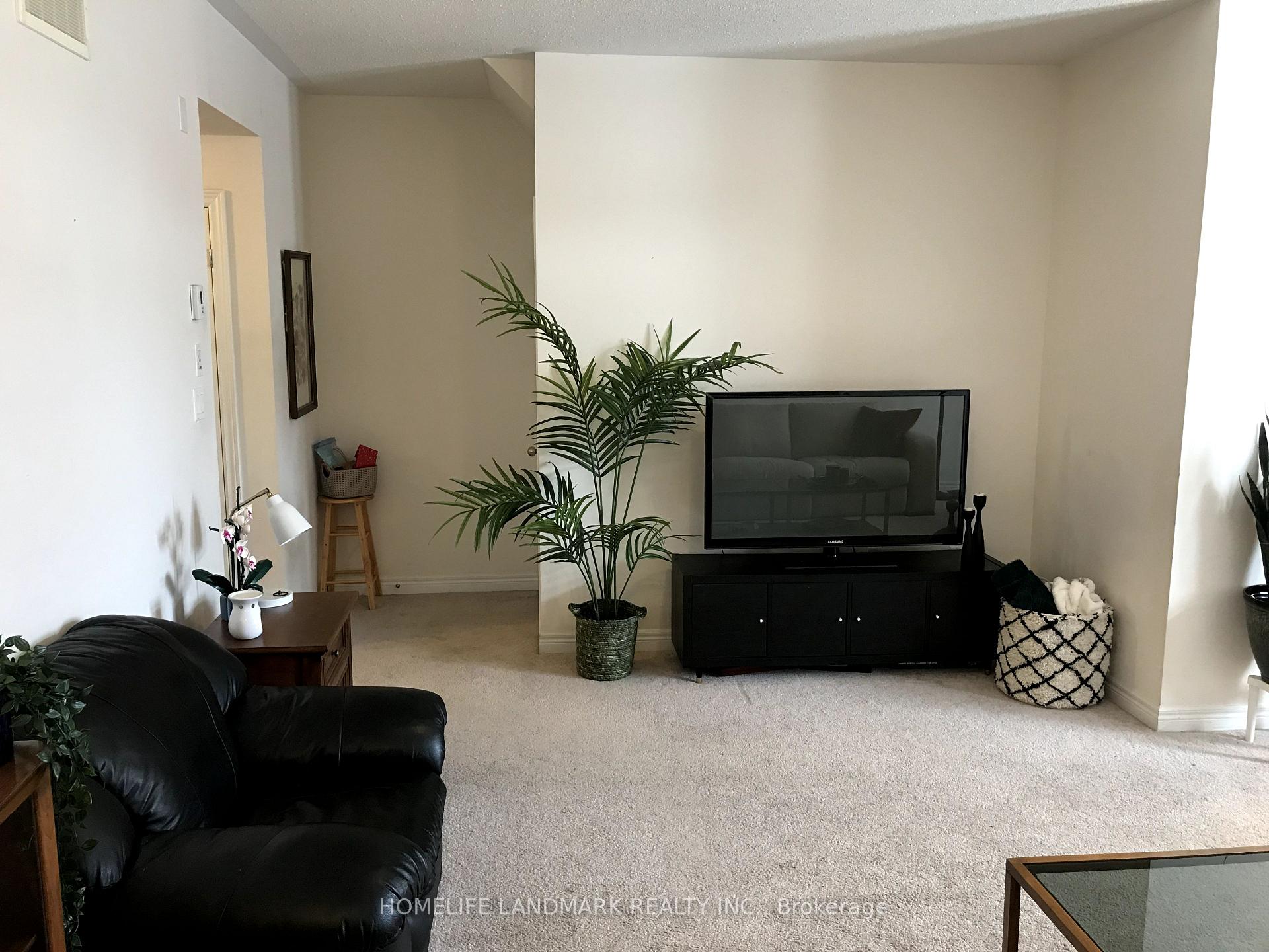 Photo 5 of 327 Aldergrove Drive, Markham, Milliken Mills East — HOMEH
