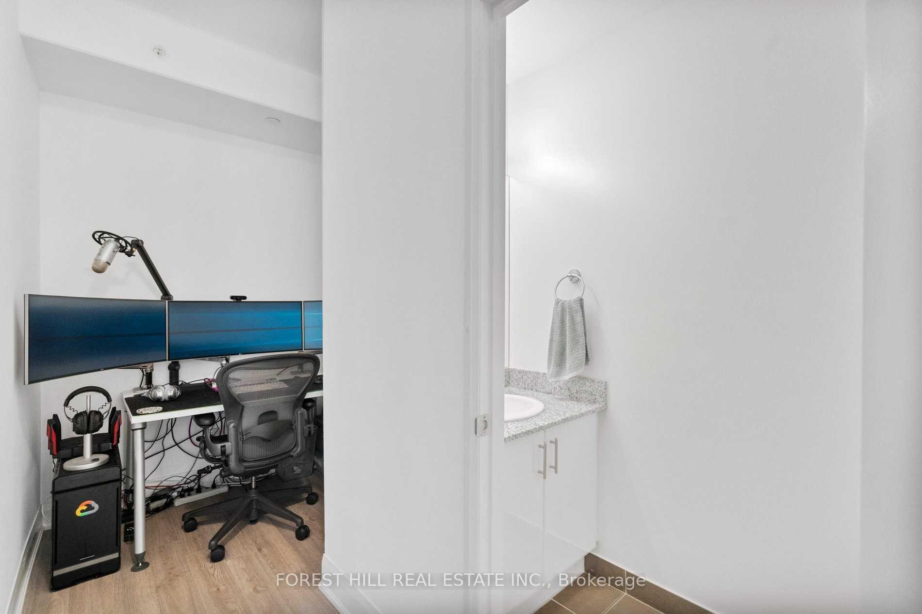Photo 8 of Unit 3305, 2900 Highway 7 Road, Vaughan, Concord — HOMEH