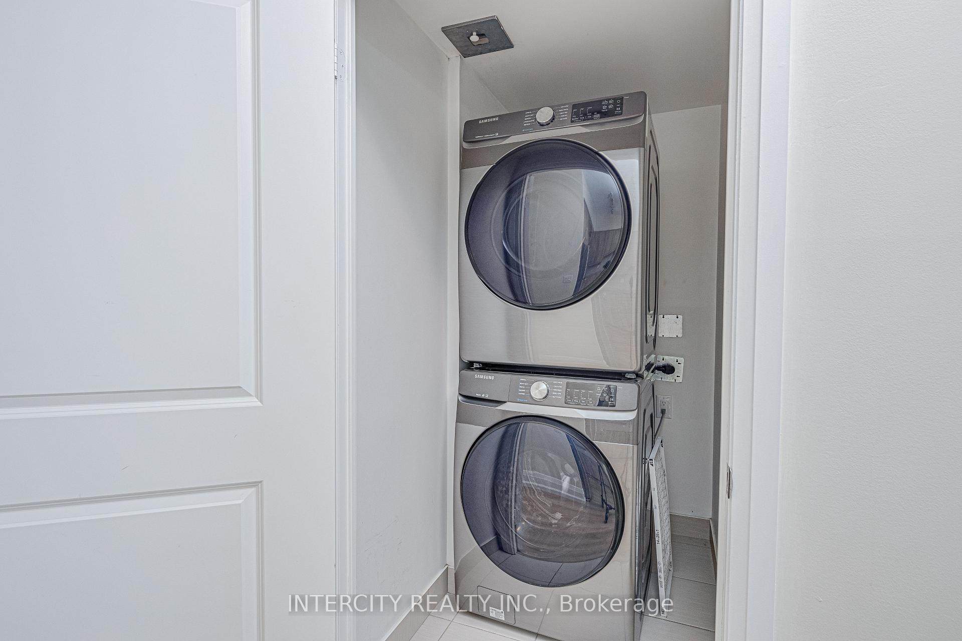 Photo 6 of Unit 617, 3600 Highway 7, Vaughan, East Woodbridge — HOMEH