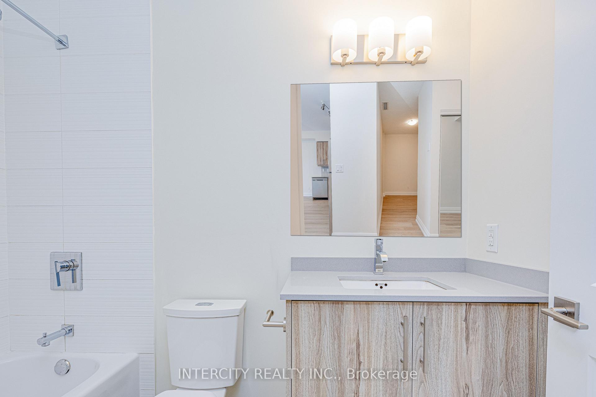 Photo 8 of Unit 617, 3600 Highway 7, Vaughan, East Woodbridge — HOMEH