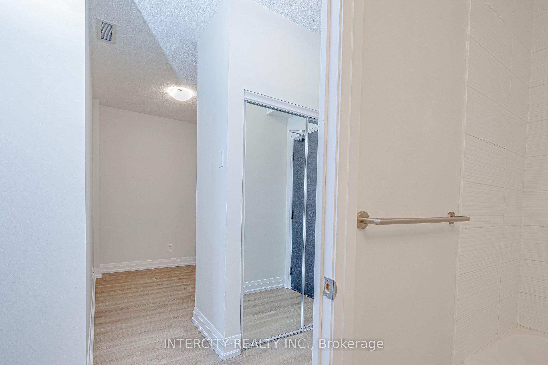 Photo 10 of Unit 617, 3600 Highway 7, Vaughan, East Woodbridge — HOMEH