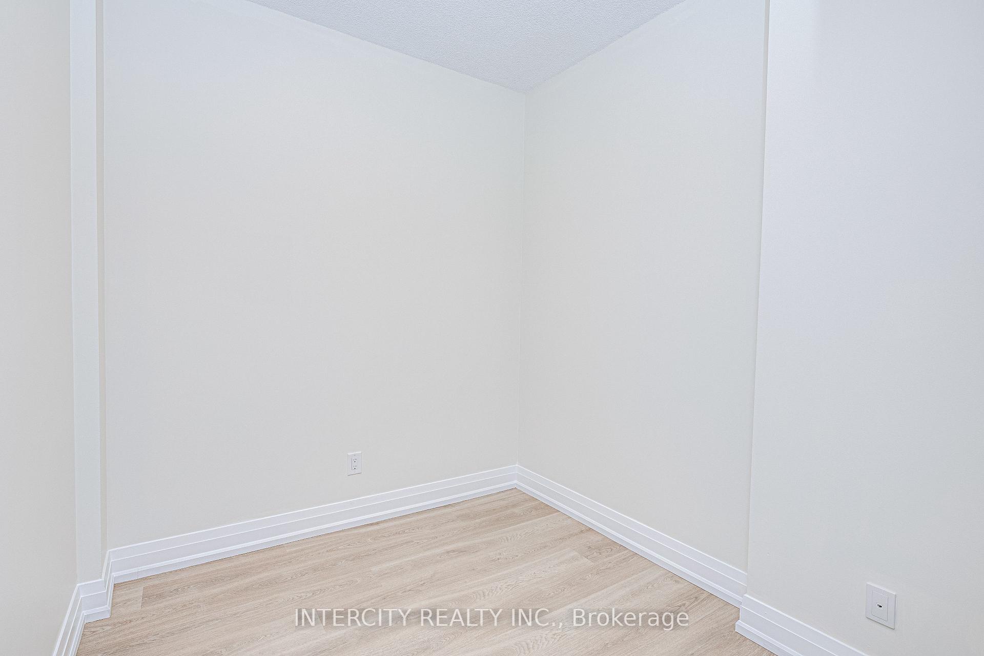 Photo 11 of Unit 617, 3600 Highway 7, Vaughan, East Woodbridge — HOMEH