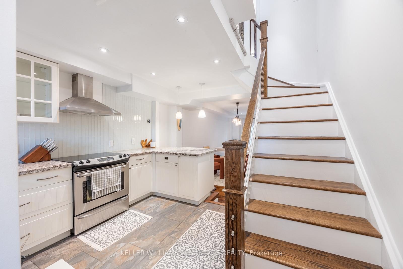 Photo 3 of Unit 5, 2357 Queen Street E, Toronto, The Beaches — HOMEH