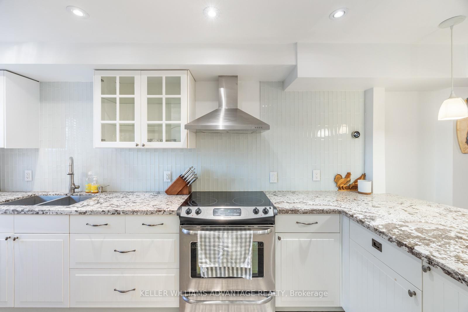 Photo 6 of Unit 5, 2357 Queen Street E, Toronto, The Beaches — HOMEH