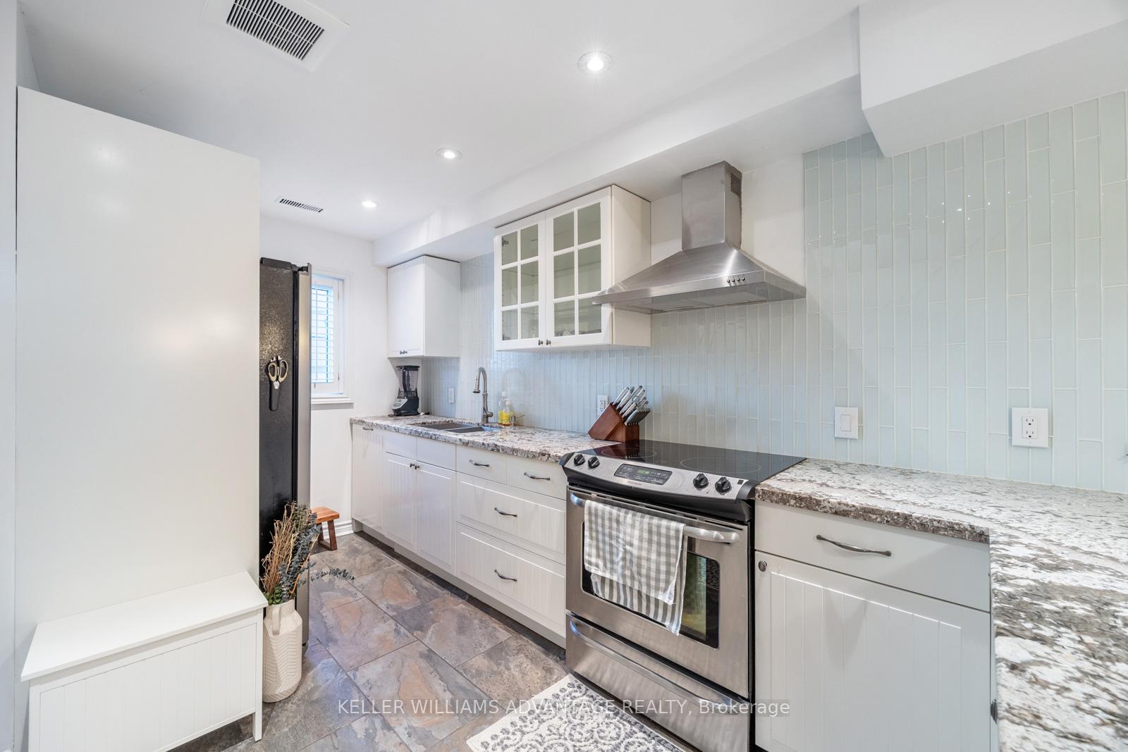 Photo 9 of Unit 5, 2357 Queen Street E, Toronto, The Beaches — HOMEH