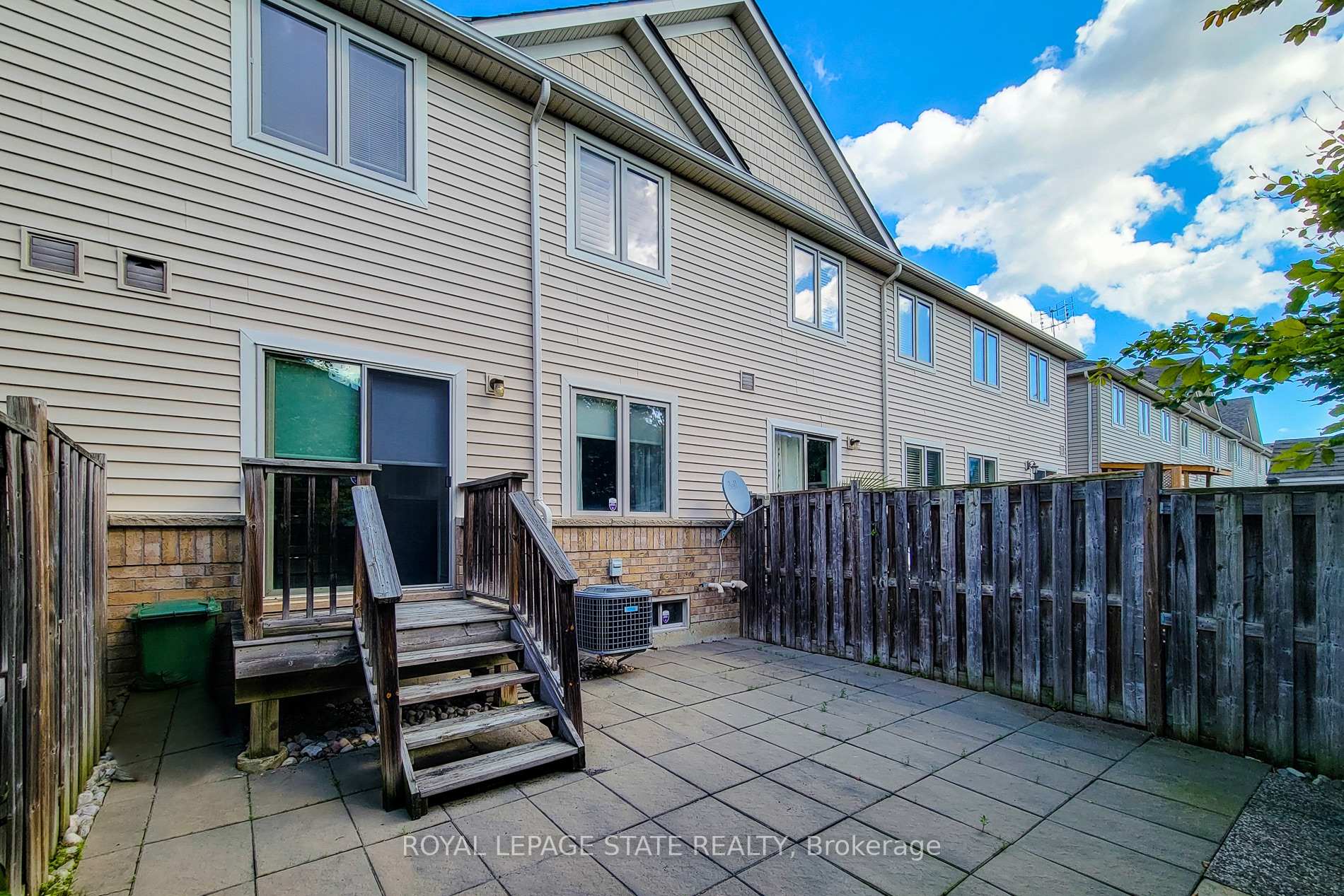 Photo 3 of Unit 32, 222 Fall Fair Way, Hamilton, Binbrook — HOMEH