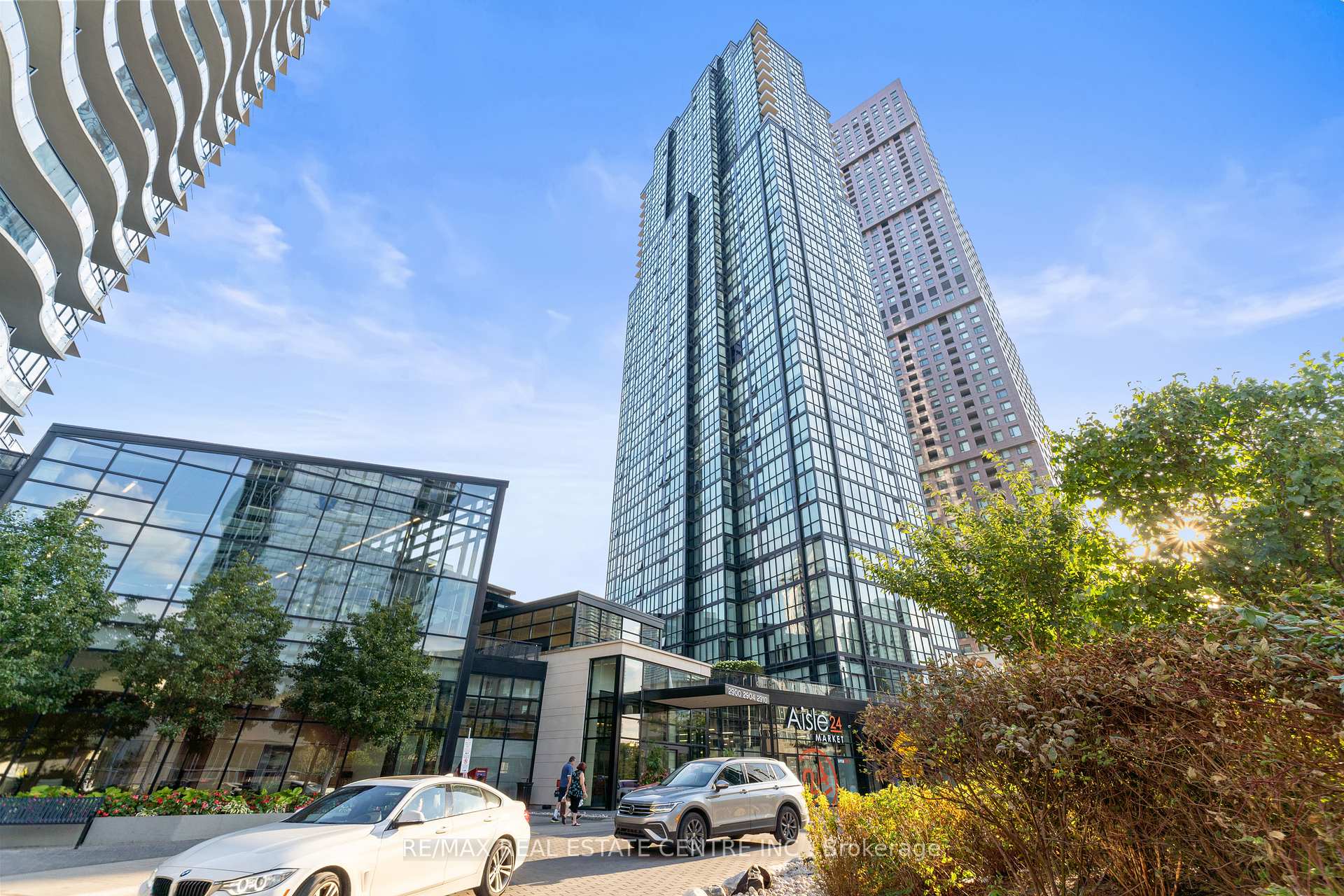 Front of Unit 3004, 2910 Highway 7 Road W