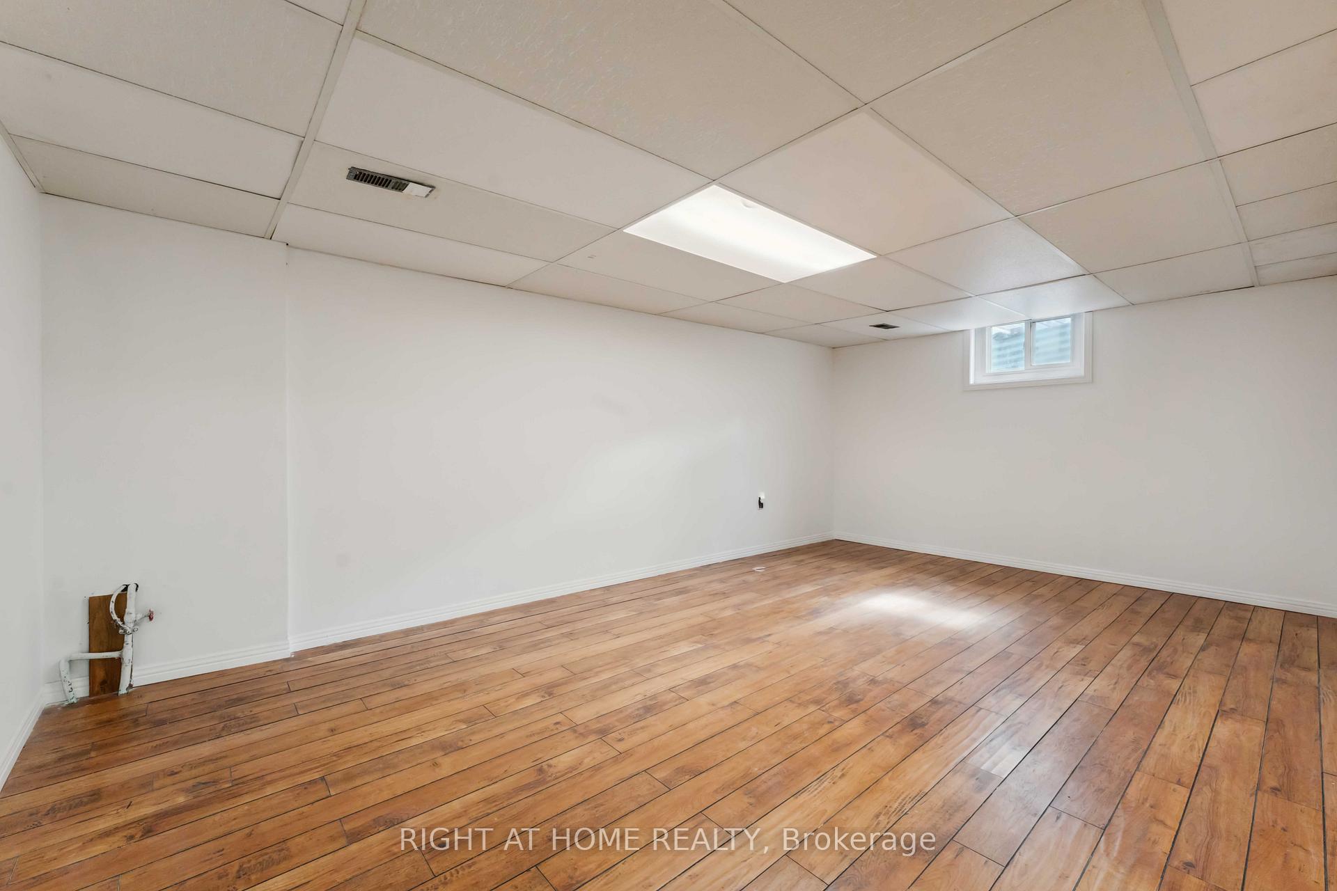 Photo 4 of Unit 31, 2057 Jasmine Crescent, Ottawa, Beacon Hill South — HOMEH