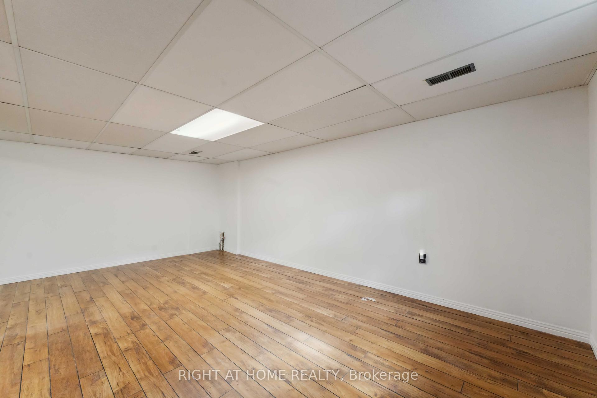 Photo 7 of Unit 31, 2057 Jasmine Crescent, Ottawa, Beacon Hill South — HOMEH