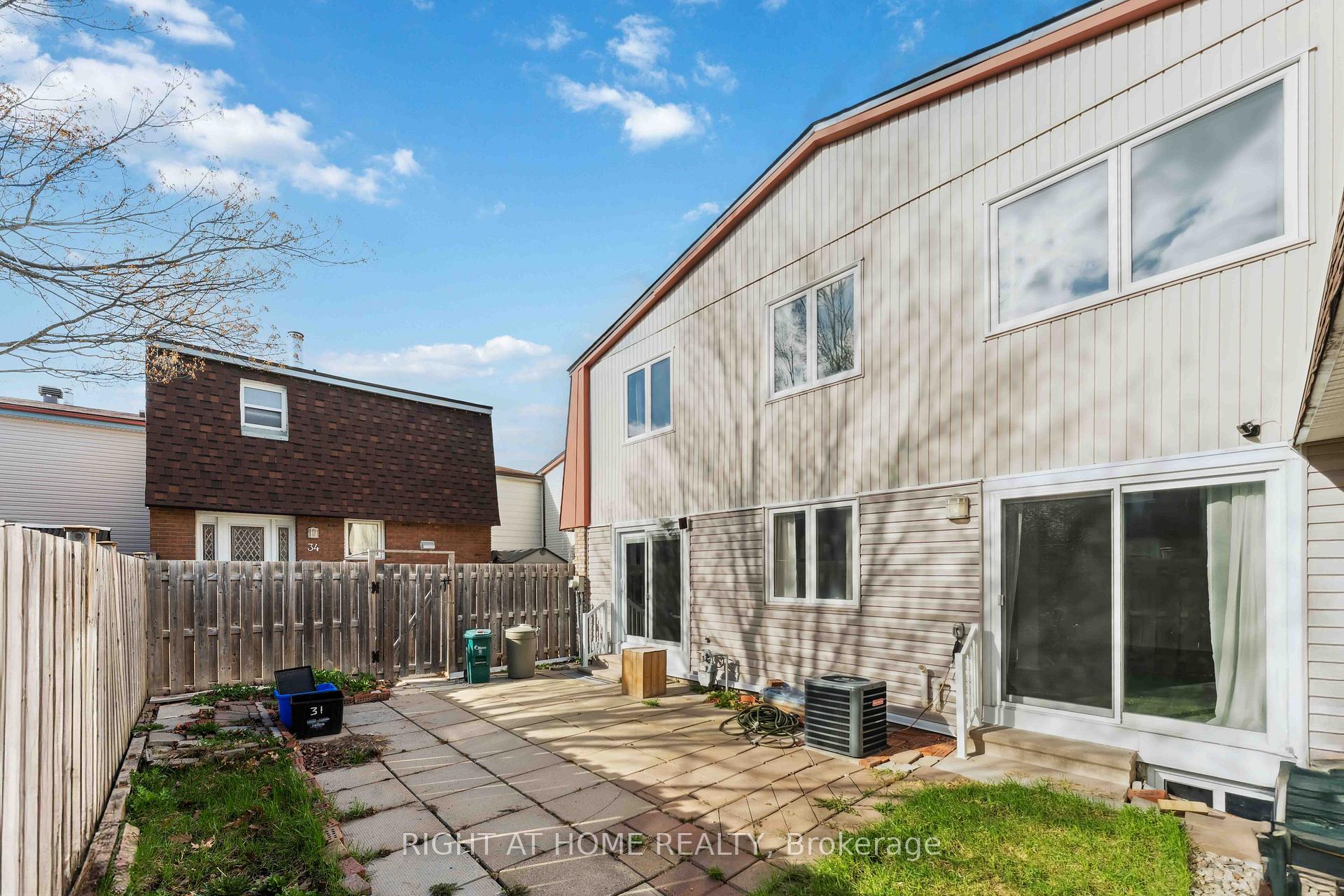 Photo 11 of Unit 31, 2057 Jasmine Crescent, Ottawa, Beacon Hill South — HOMEH