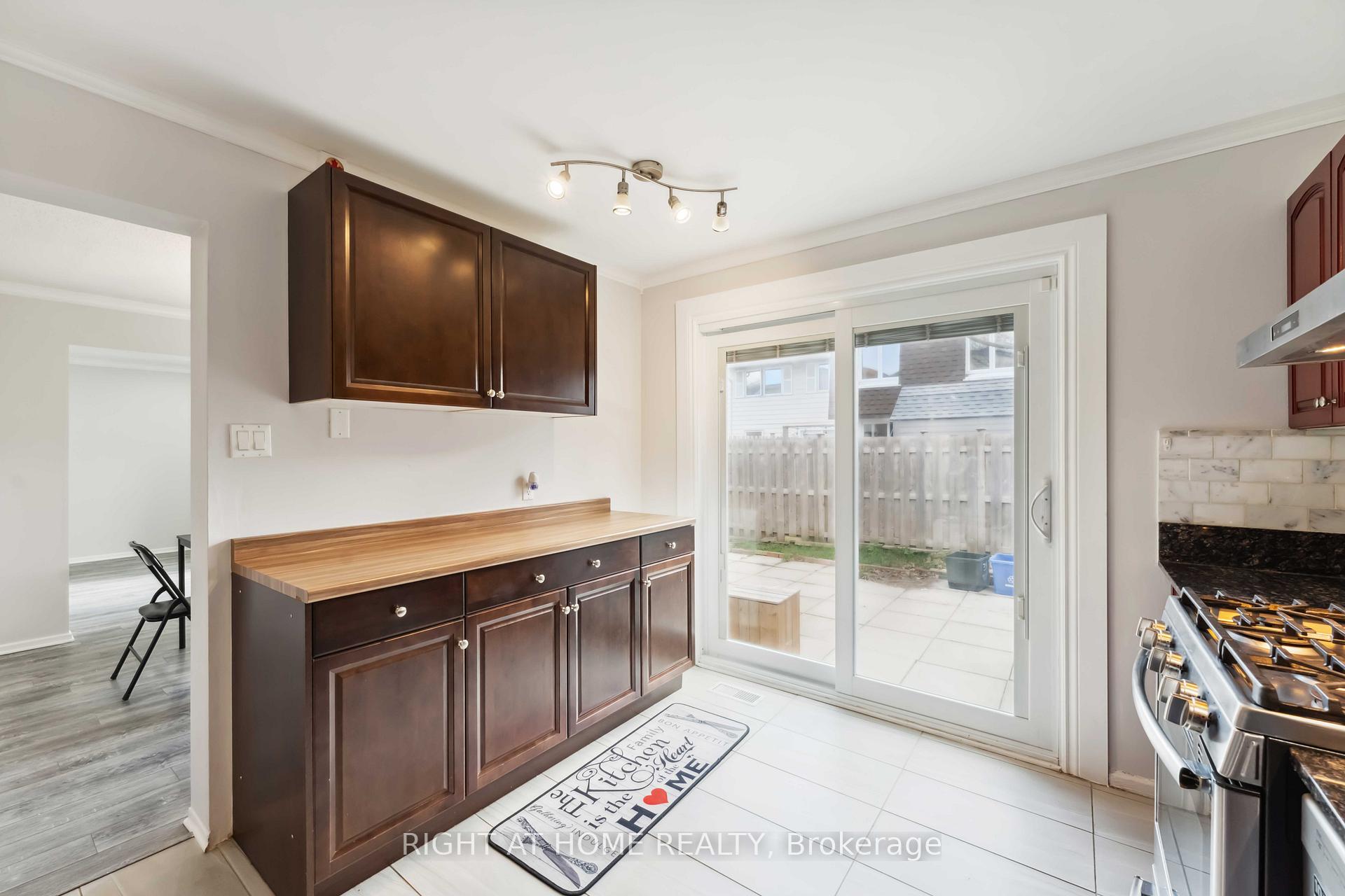 Photo 13 of Unit 31, 2057 Jasmine Crescent, Ottawa, Beacon Hill South — HOMEH