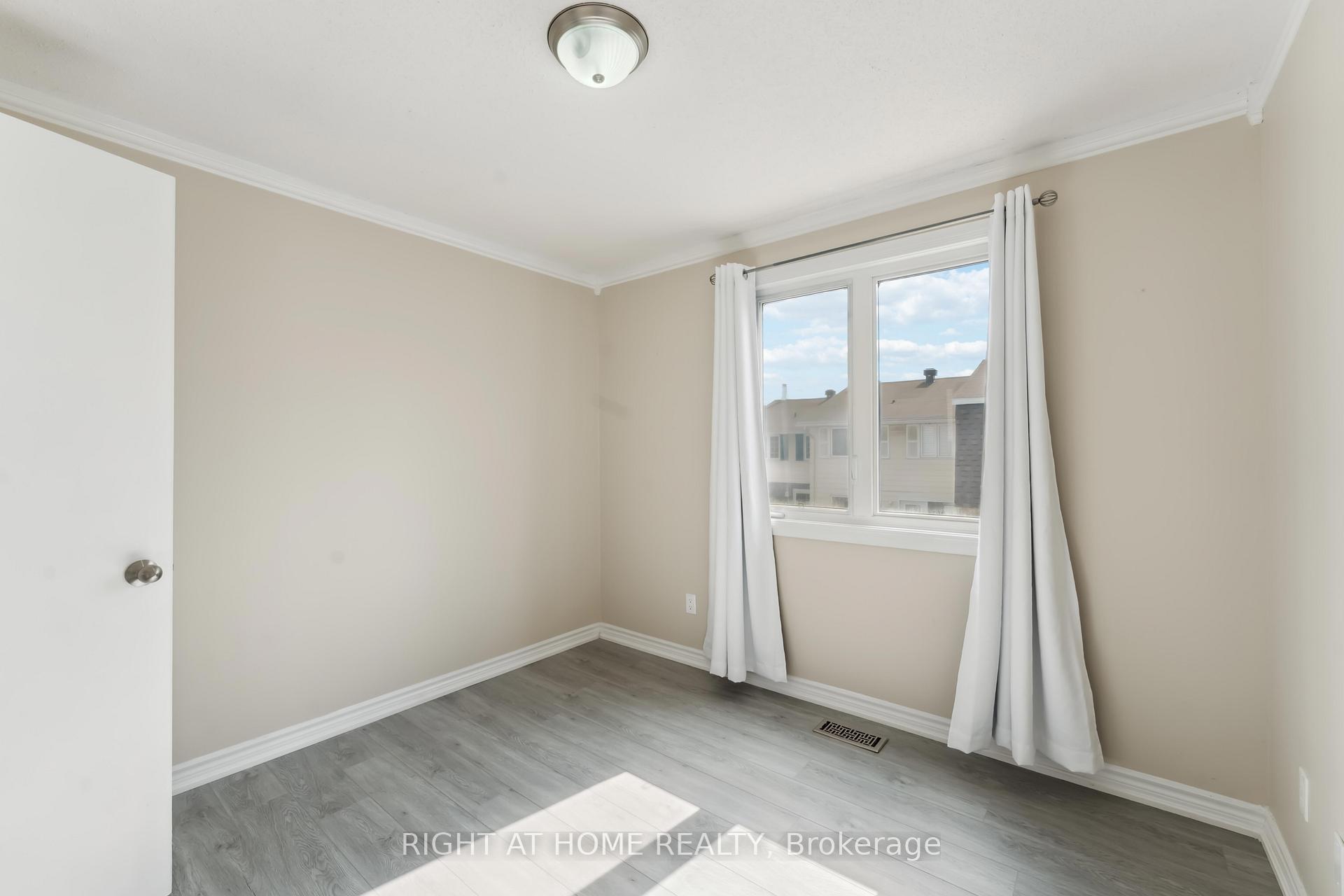 Photo 20 of Unit 31, 2057 Jasmine Crescent, Ottawa, Beacon Hill South — HOMEH