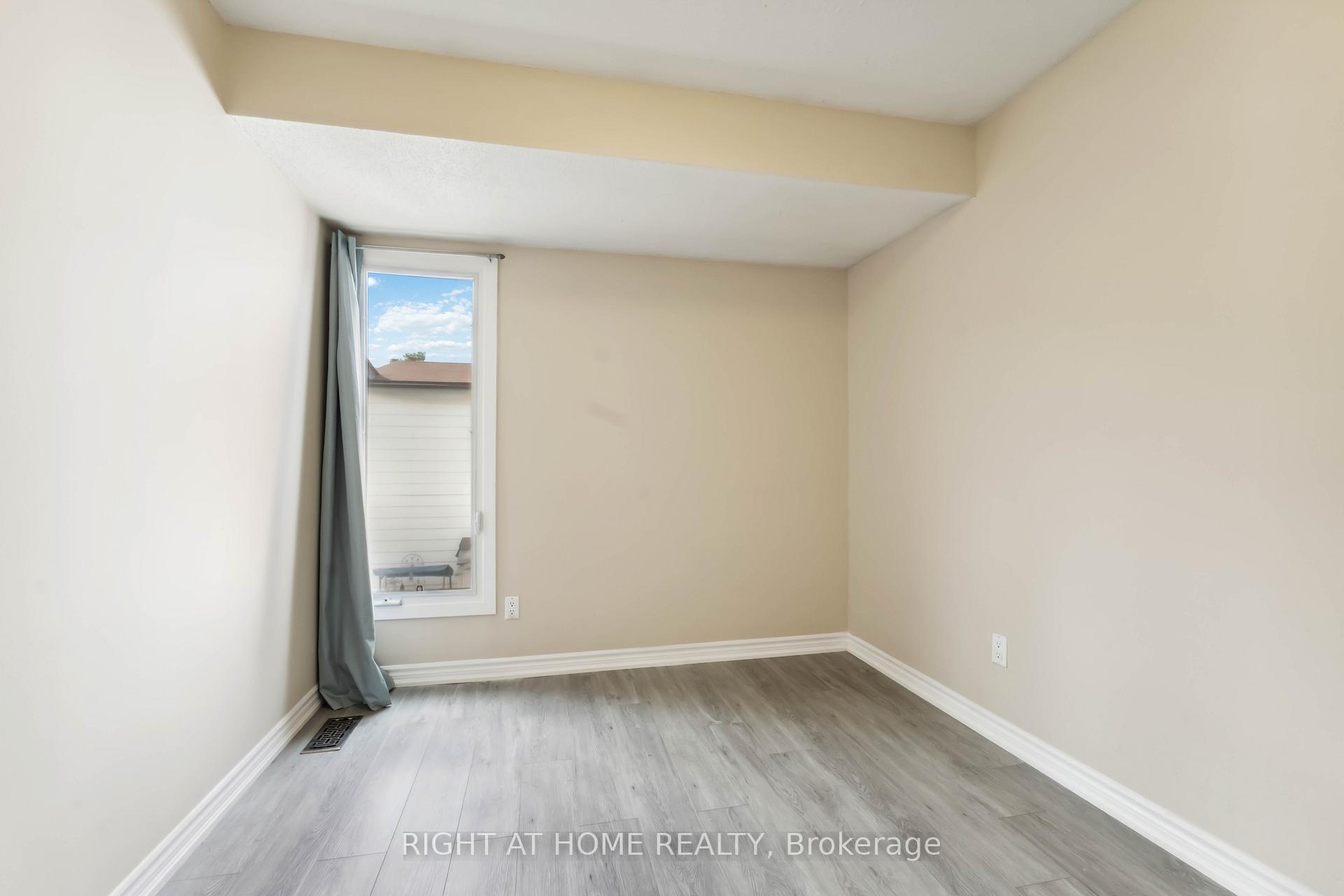 Photo 21 of Unit 31, 2057 Jasmine Crescent, Ottawa, Beacon Hill South — HOMEH