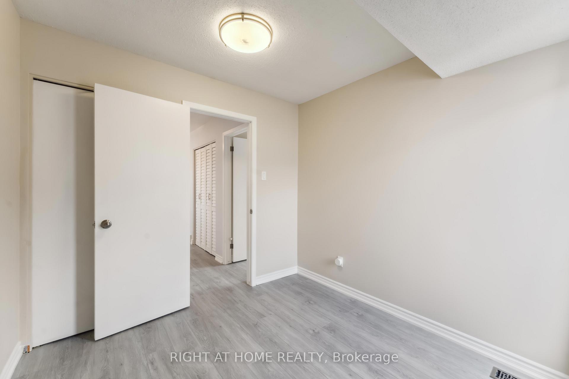 Photo 22 of Unit 31, 2057 Jasmine Crescent, Ottawa, Beacon Hill South — HOMEH