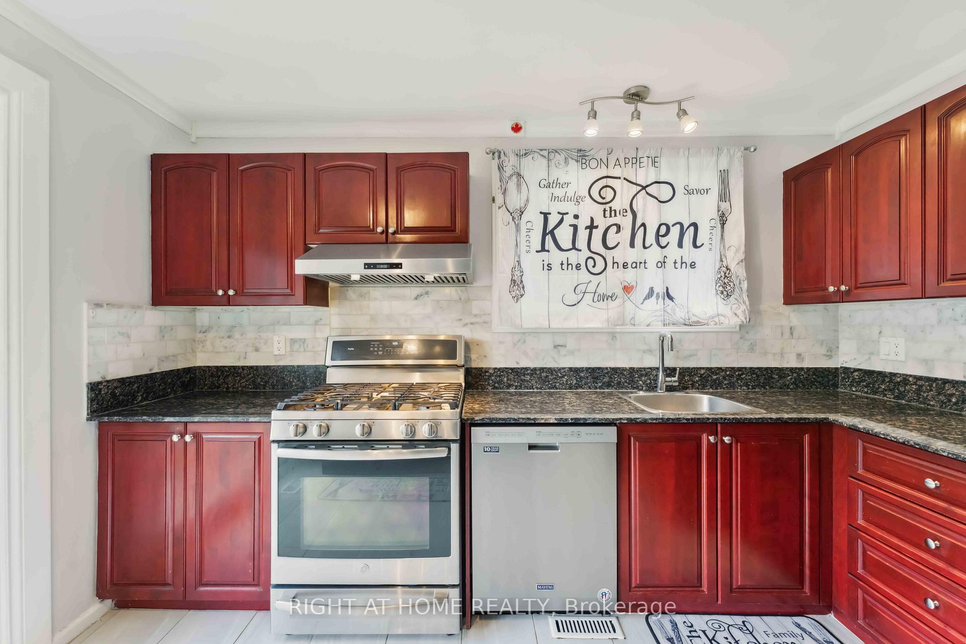 Photo 31 of Unit 31, 2057 Jasmine Crescent, Ottawa, Beacon Hill South — HOMEH