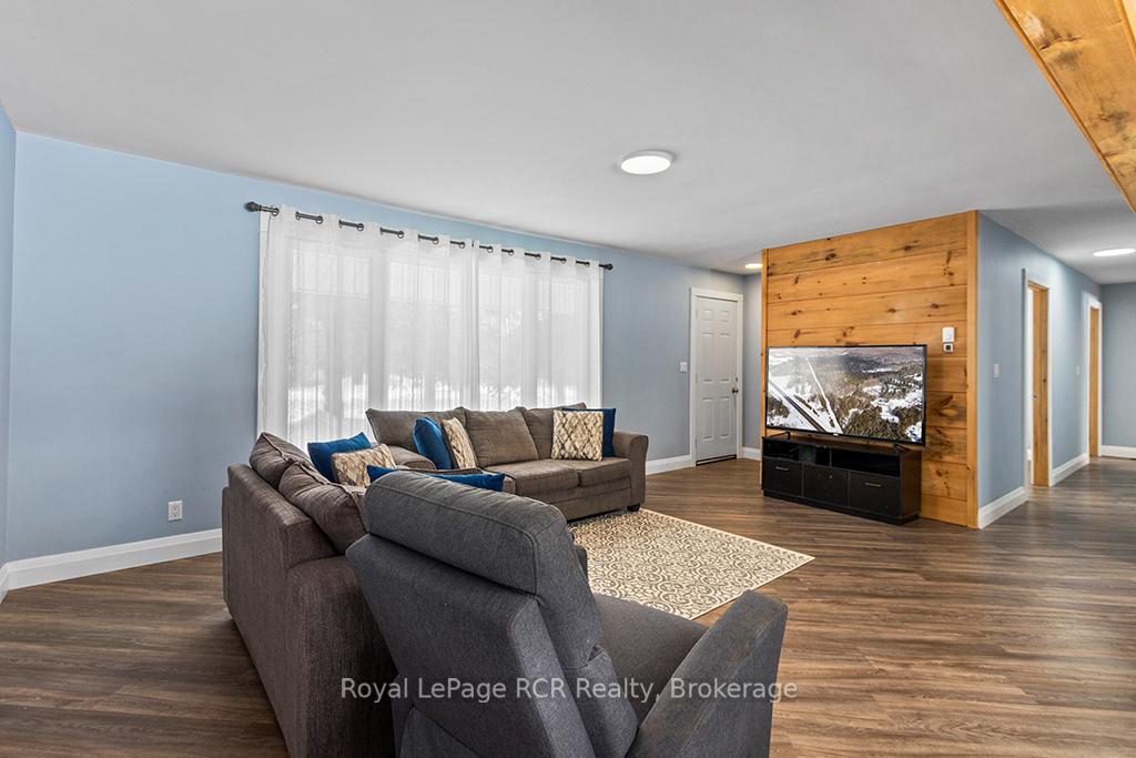 Photo 11 of 103 Jefferson Street, Chatsworth — HOMEH