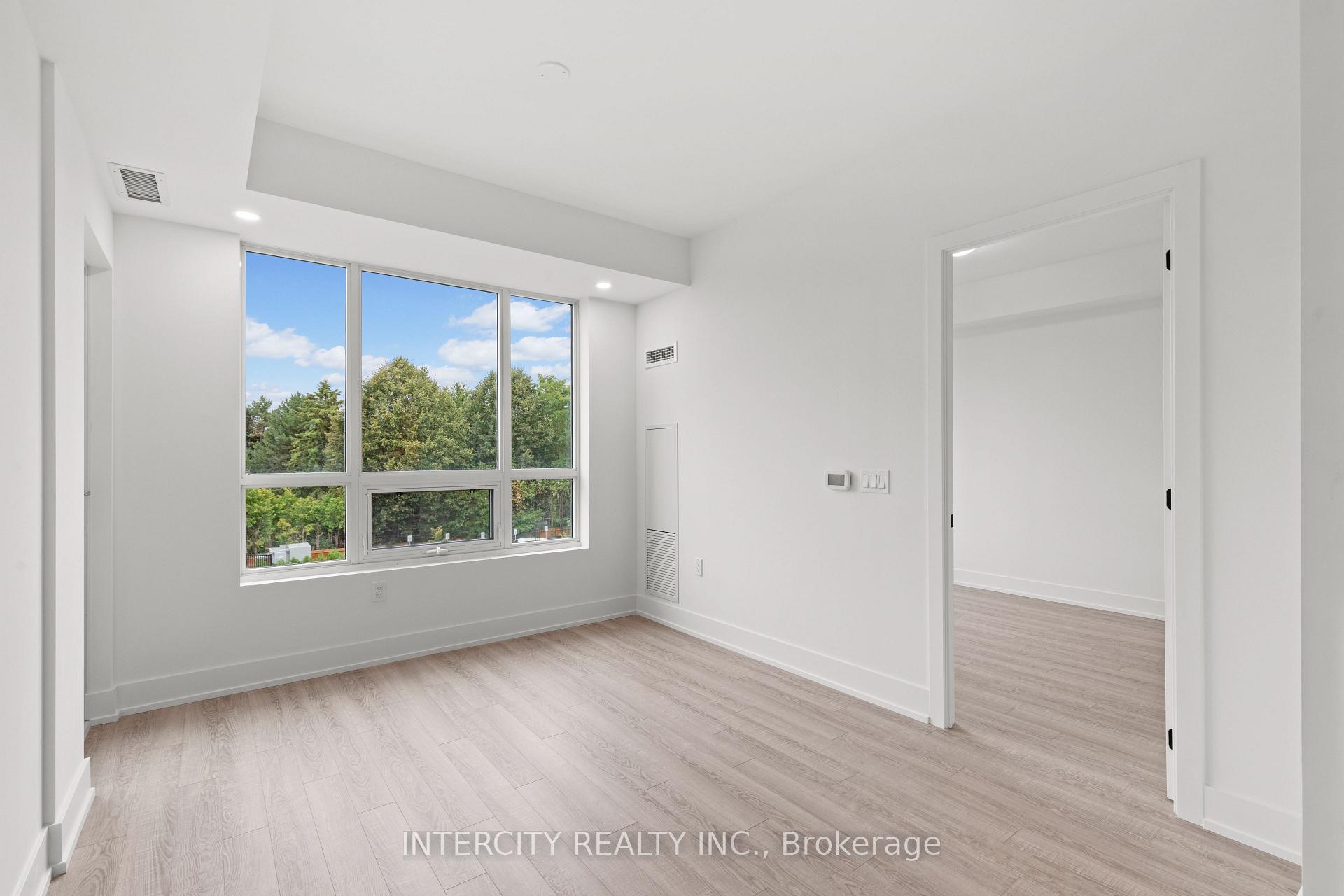 Photo 6 of Unit 304, 2075 King Road, King, King City — HOMEH