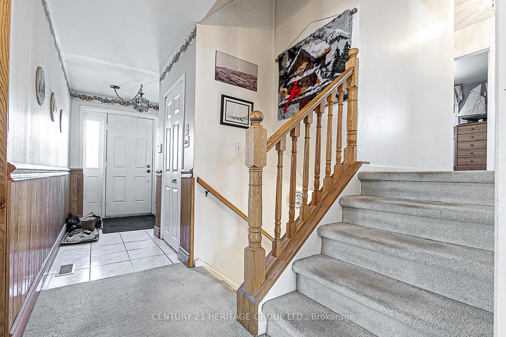 Photo 5 of 15 Seaton Drive, Aurora, Aurora Highlands — HOMEH