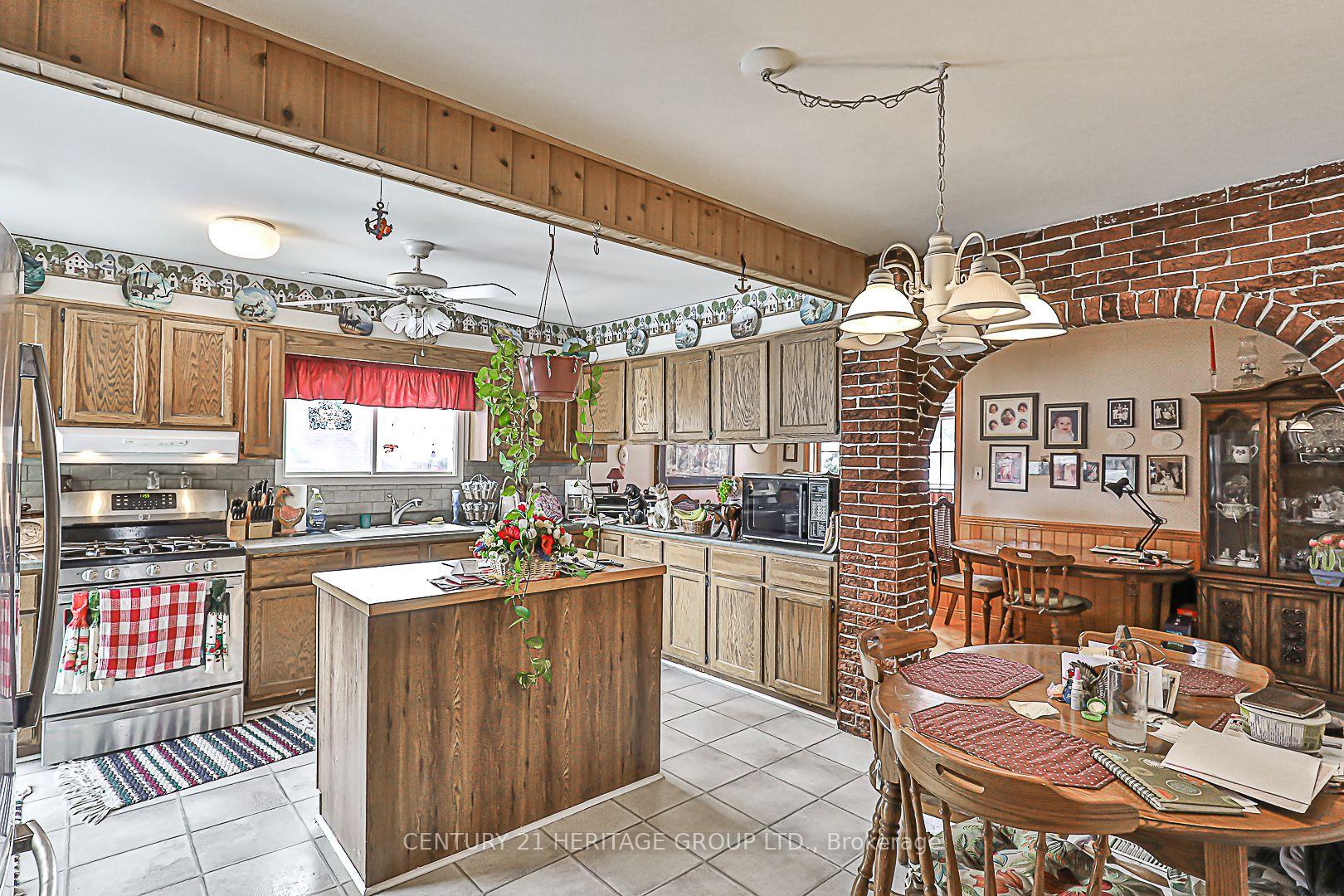 Photo 10 of 15 Seaton Drive, Aurora, Aurora Highlands — HOMEH