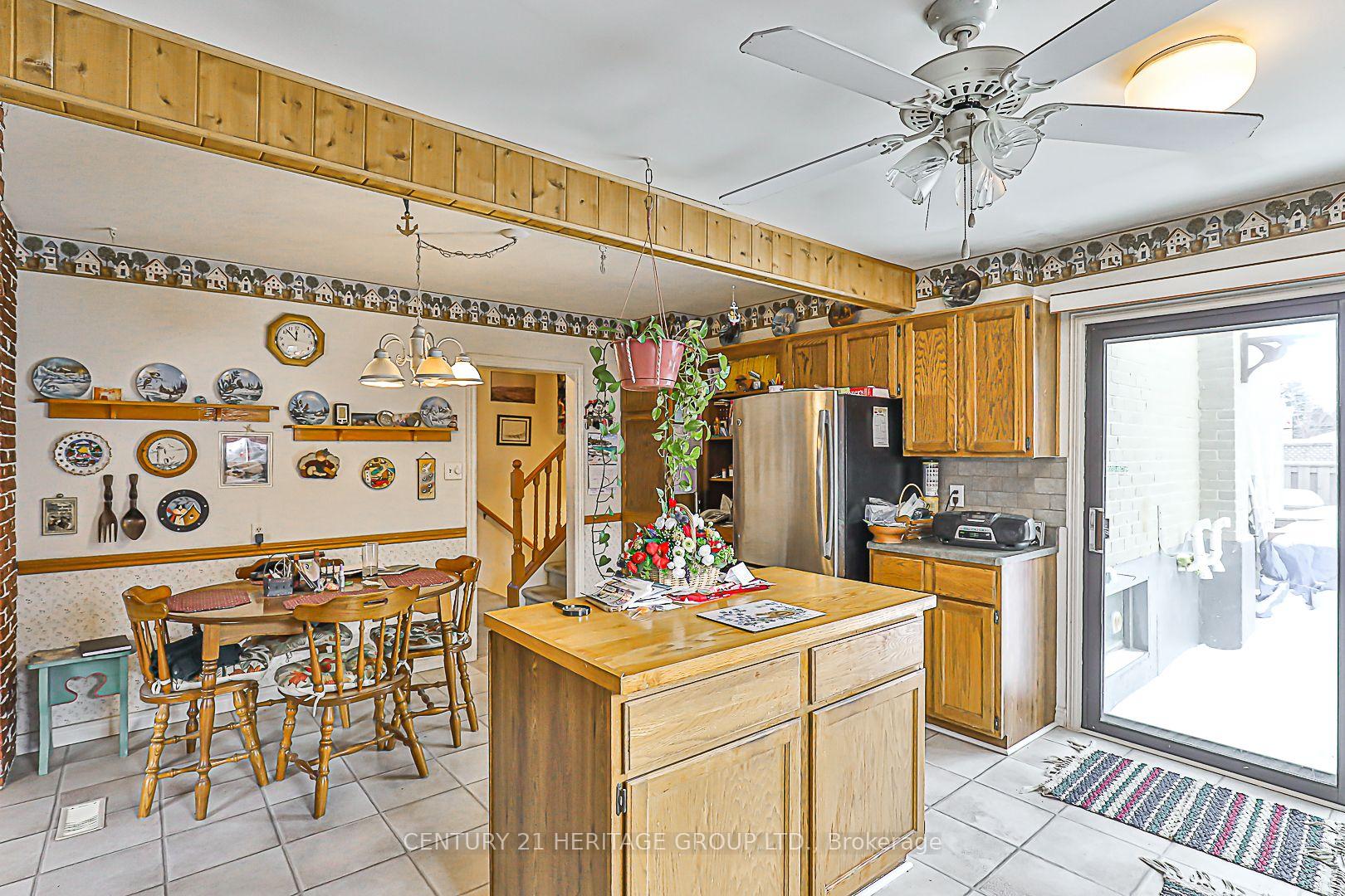 Photo 13 of 15 Seaton Drive, Aurora, Aurora Highlands — HOMEH