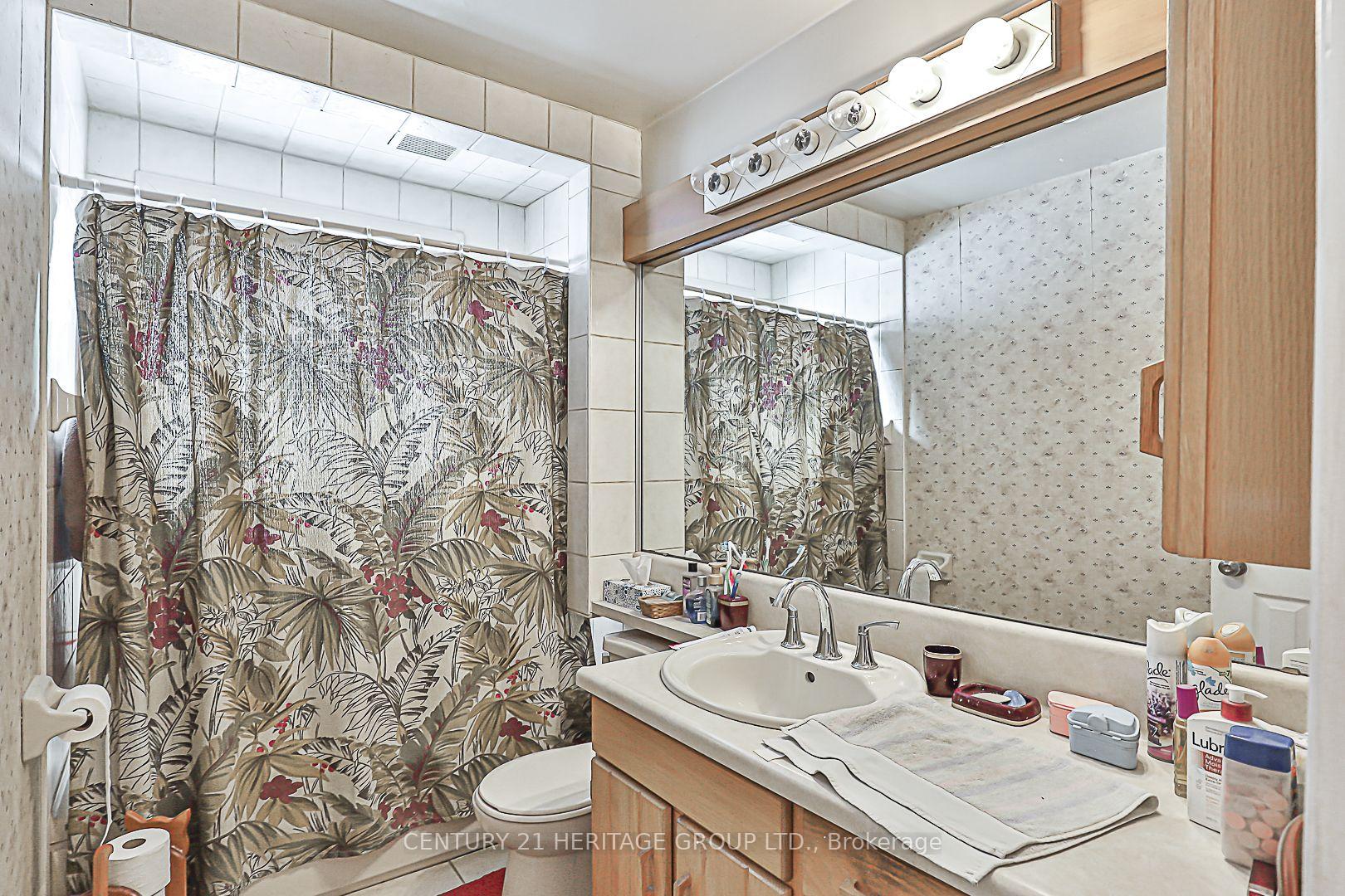 Photo 17 of 15 Seaton Drive, Aurora, Aurora Highlands — HOMEH