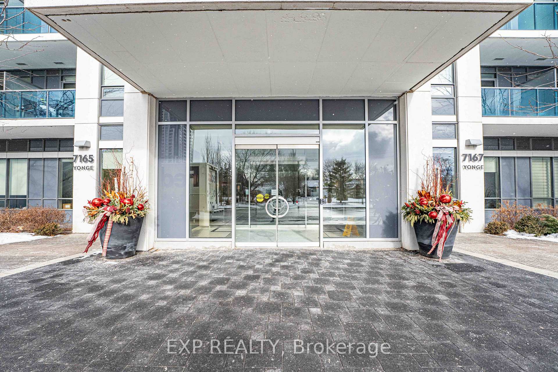 Photo 5 of Unit 906, 7165 Yonge Street, Markham, Grandview — HOMEH