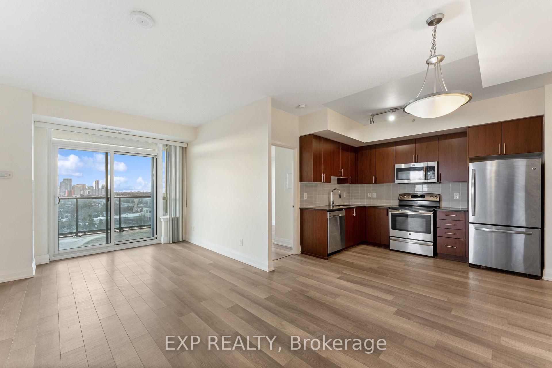 Photo 11 of Unit 906, 7165 Yonge Street, Markham, Grandview — HOMEH