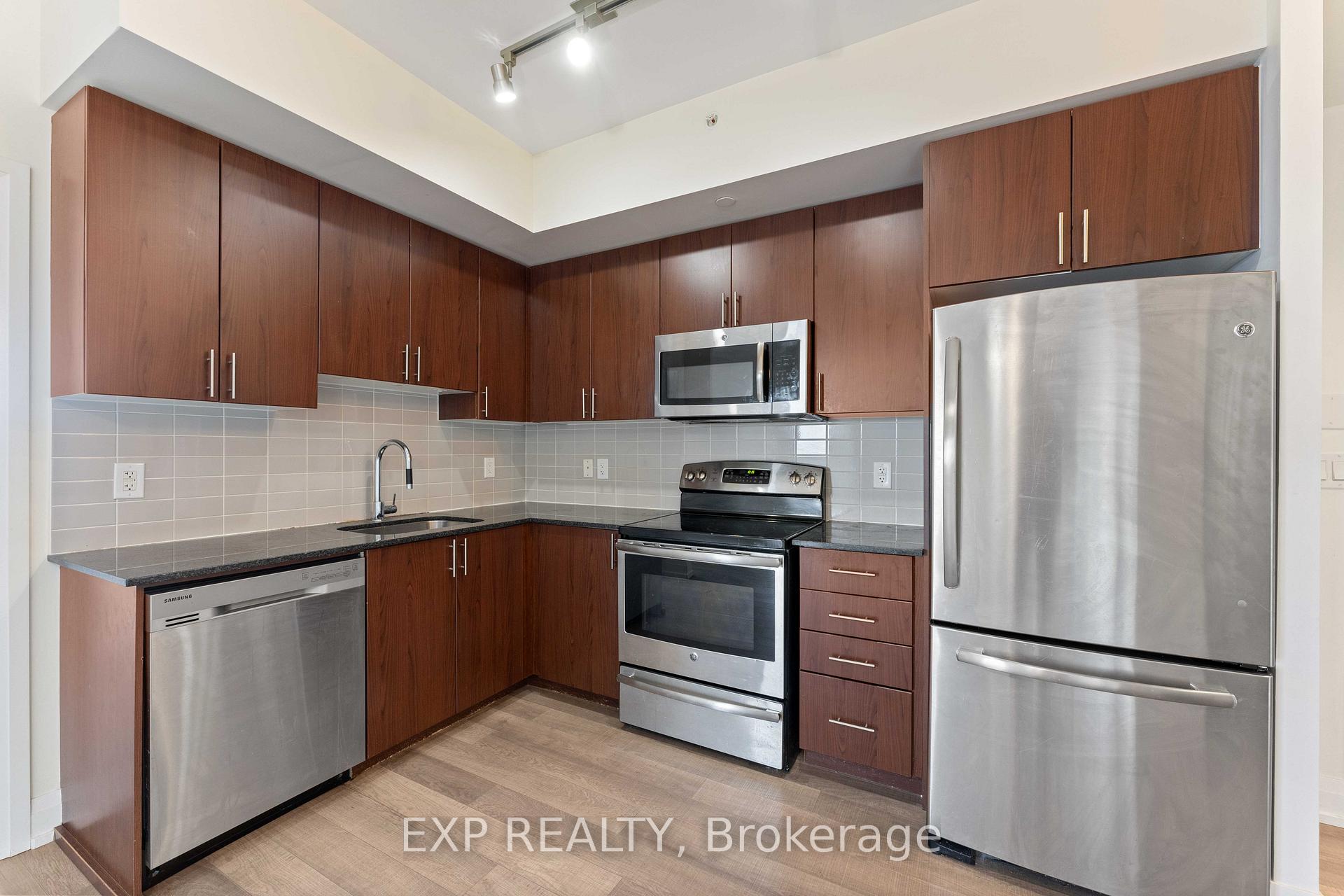 Photo 13 of Unit 906, 7165 Yonge Street, Markham, Grandview — HOMEH