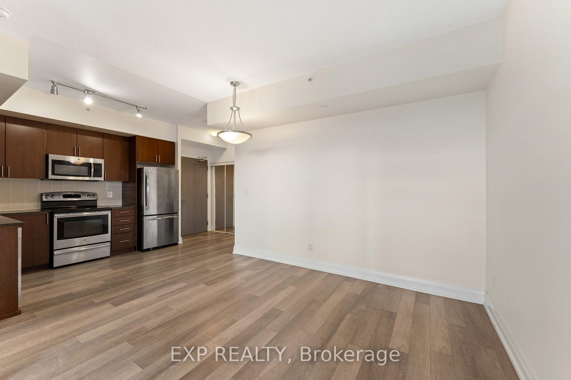 Photo 14 of Unit 906, 7165 Yonge Street, Markham, Grandview — HOMEH