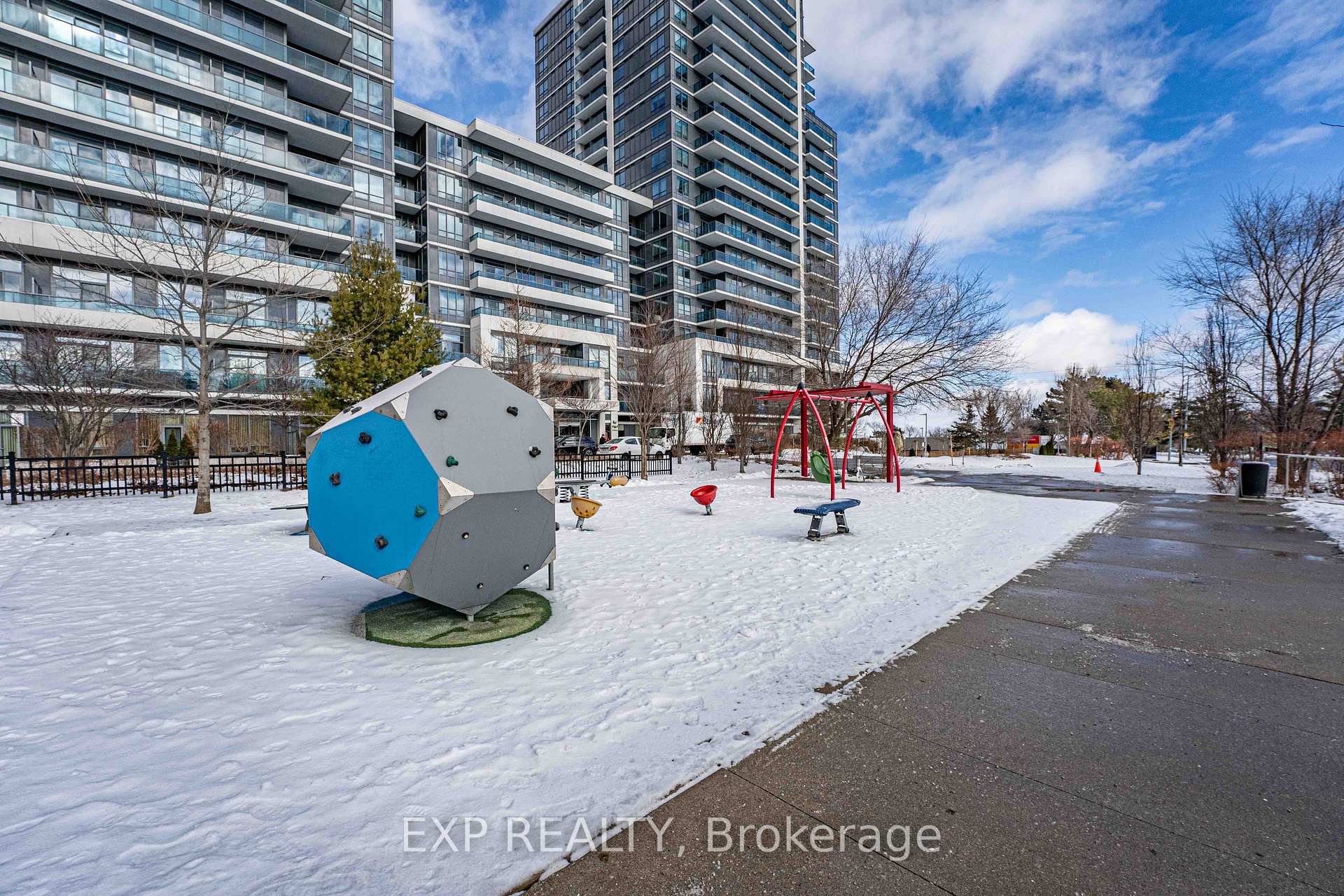 Photo 35 of Unit 906, 7165 Yonge Street, Markham, Grandview — HOMEH