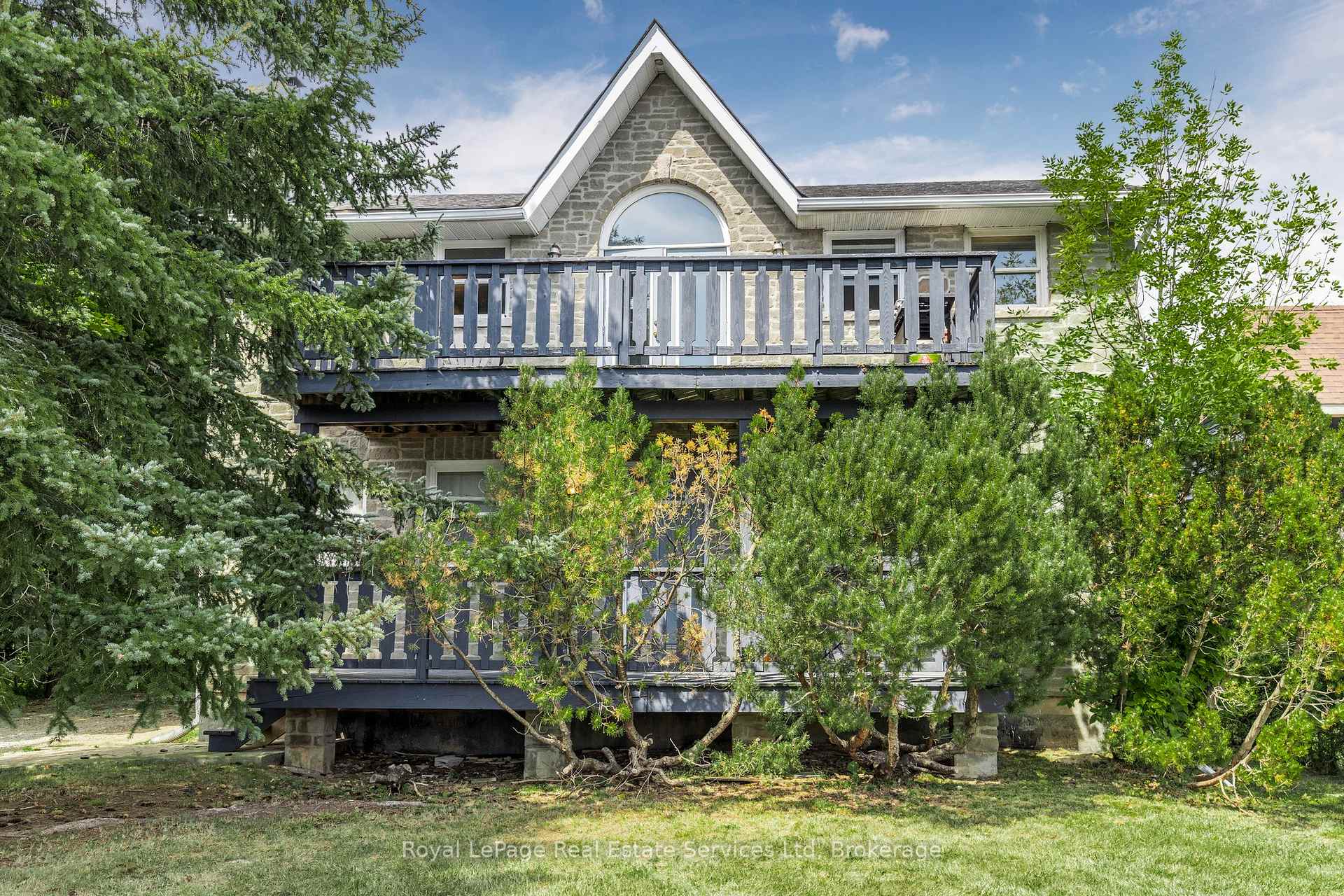 Front of 155 Settlers Way