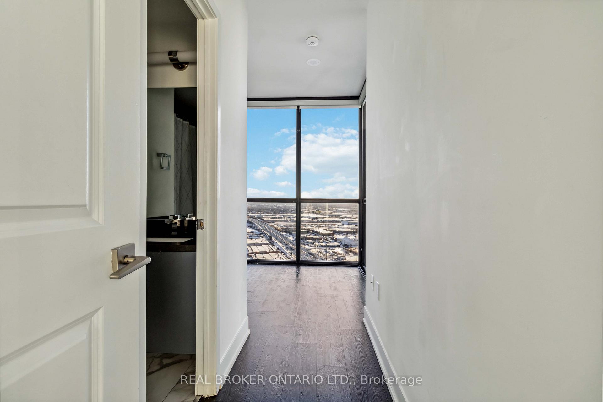 Photo 23 of Unit 3102, 2916 Highway 7, Vaughan, Vaughan Corporate Centre — HOMEH