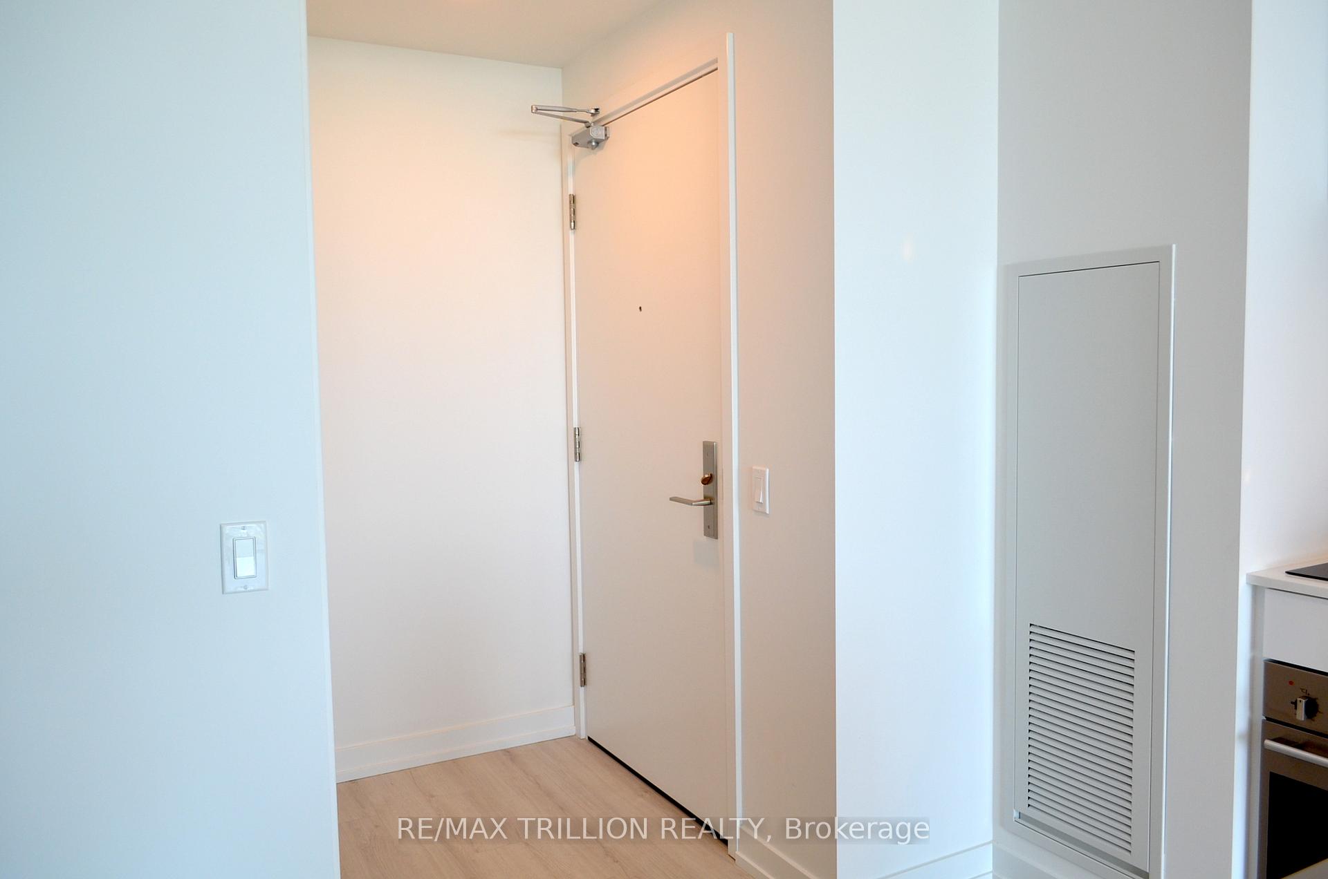 Photo 7 of Unit 2712, 33 Helendale Avenue, Toronto, Yonge-Eglinton — HOMEH