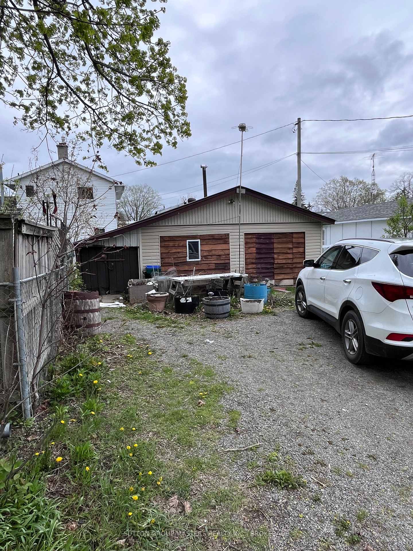 Photo 3 of 260 William Street S, Gananoque — HOMEH