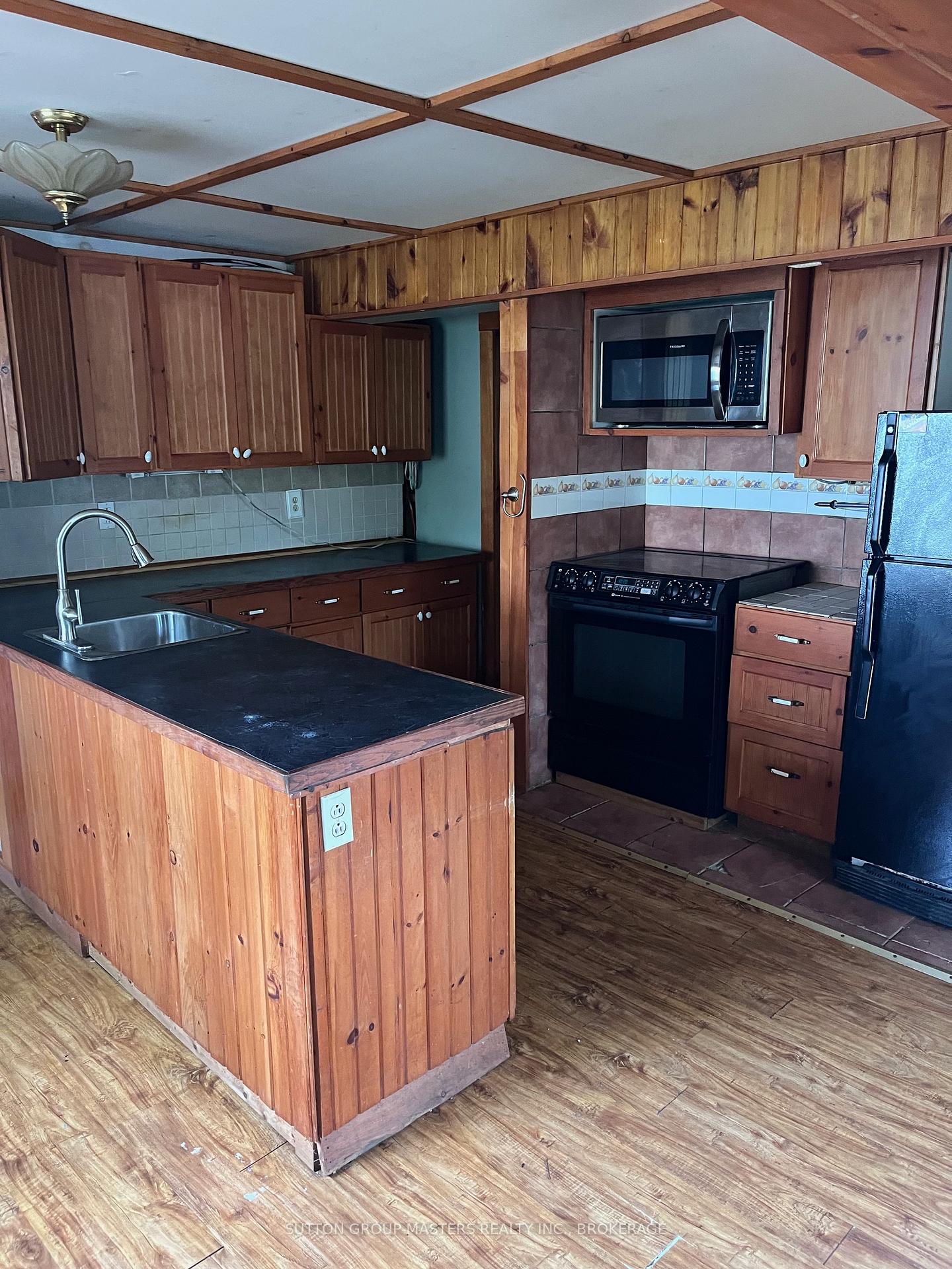 Photo 4 of 260 William Street S, Gananoque — HOMEH