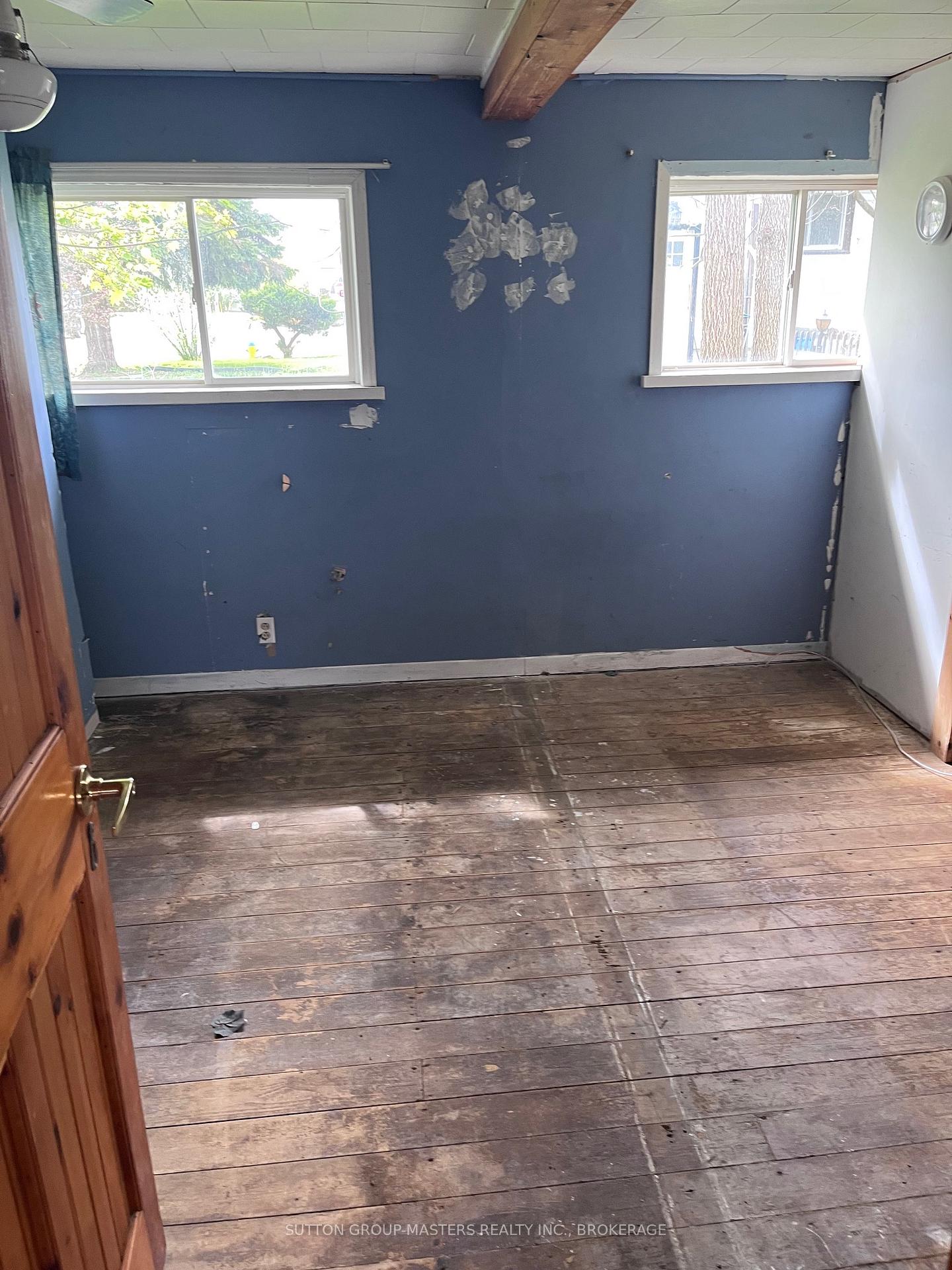Photo 11 of 260 William Street S, Gananoque — HOMEH