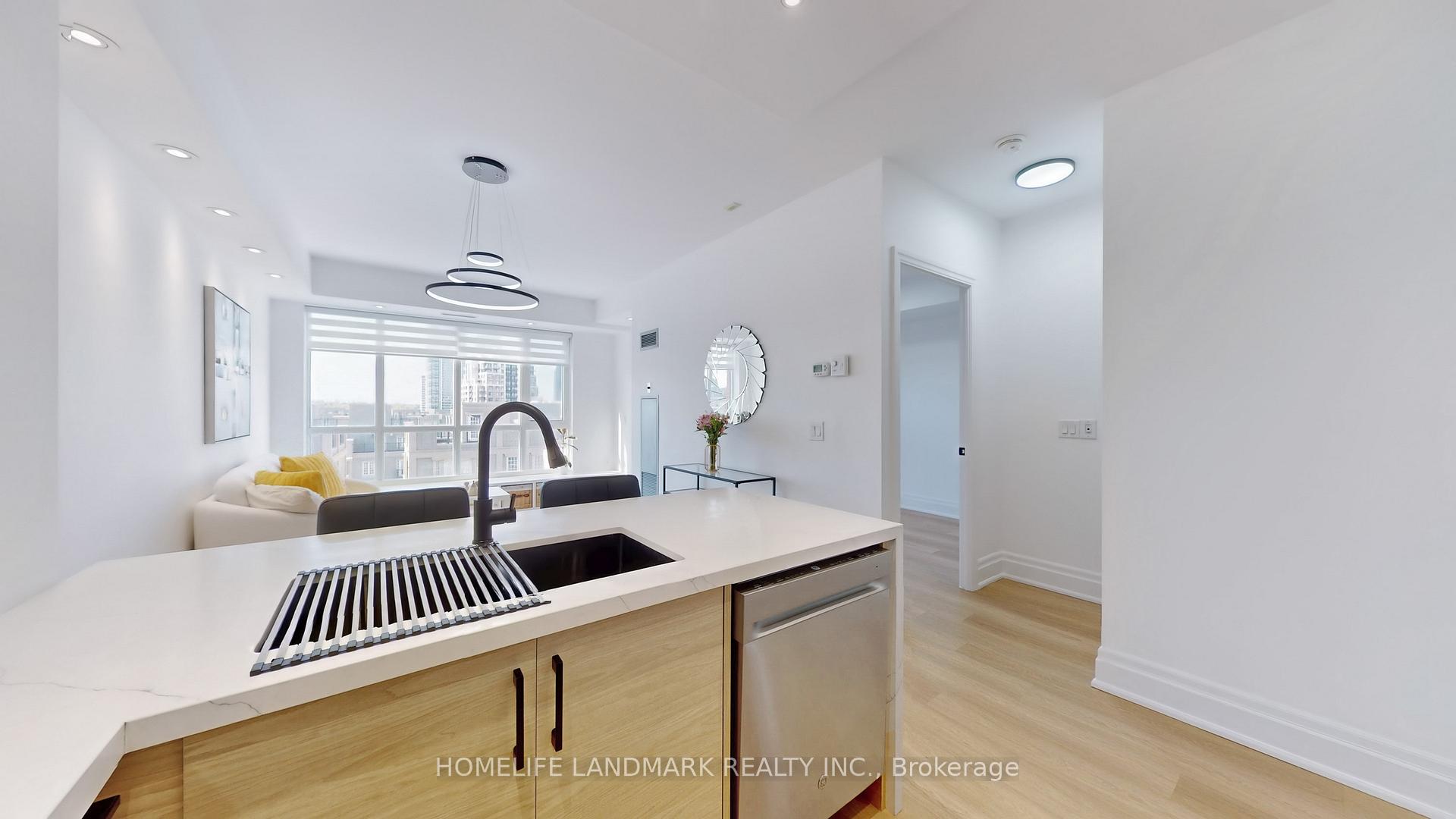 Photo 6 of Unit 516, 39 Upper Duke Crescent, Markham, Unionville — HOMEH