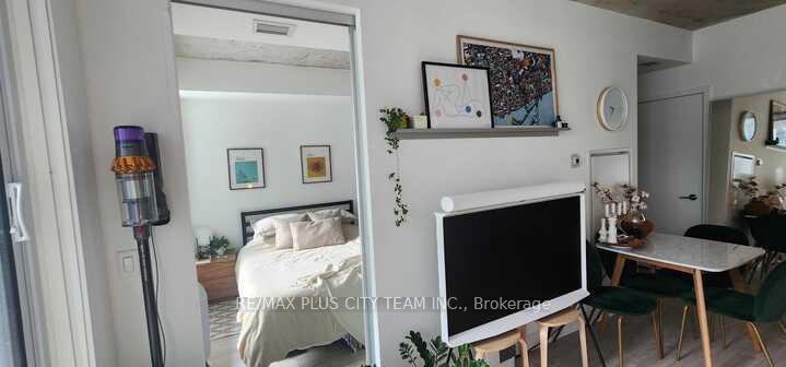 Photo 4 of Unit 810, 30 Baseball Place, Toronto, South Riverdale — HOMEH