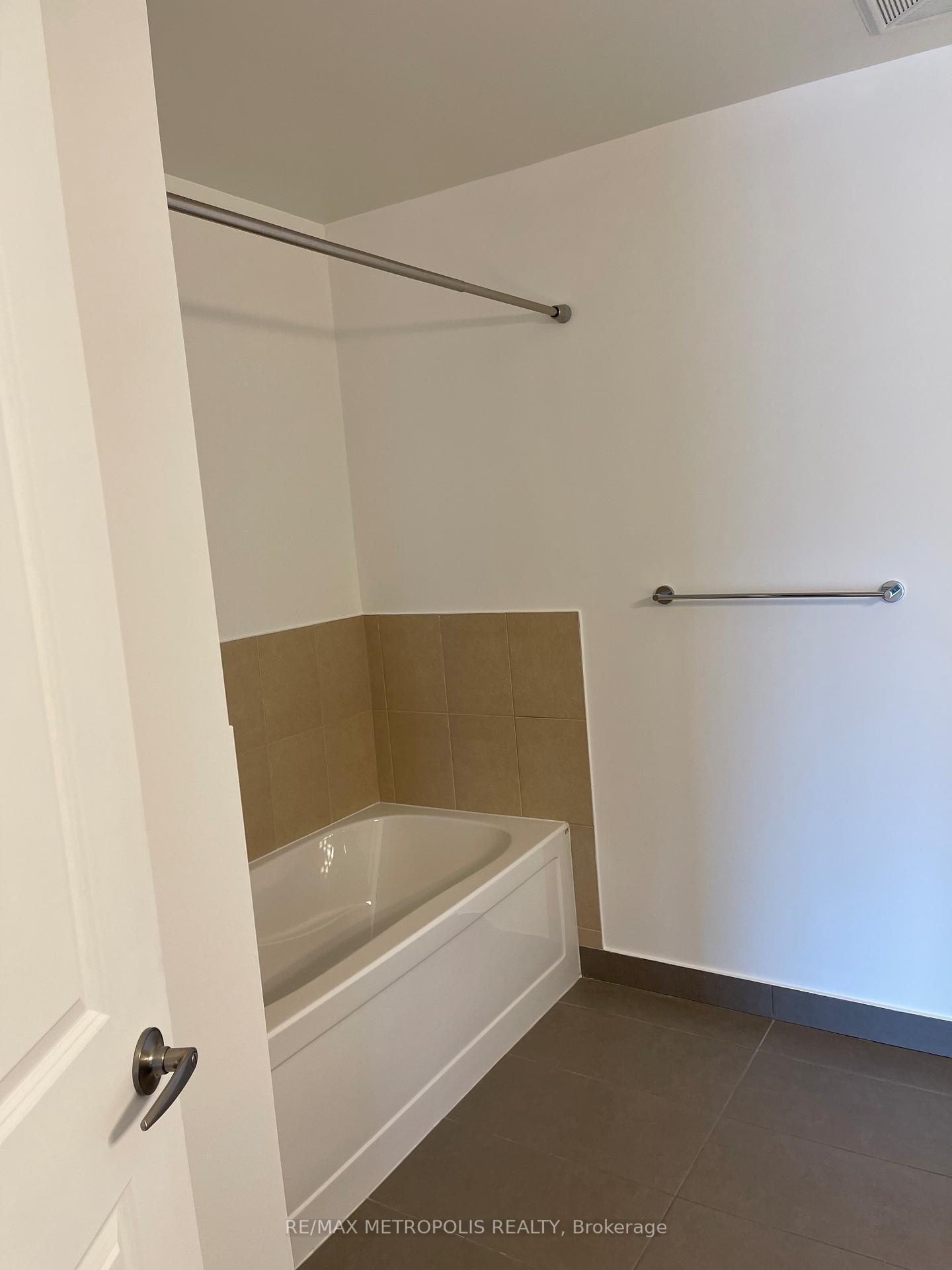 Photo 10 of Unit 1613, 1235 Bayly Street, Pickering, Bay Ridges — HOMEH