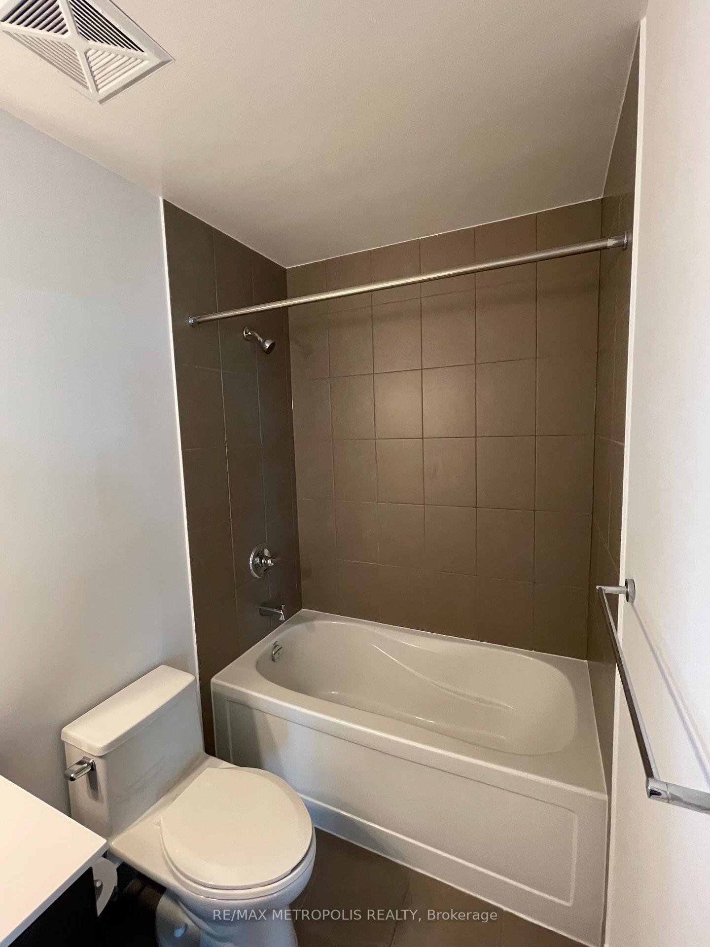 Photo 39 of Unit 1613, 1235 Bayly Street, Pickering, Bay Ridges — HOMEH