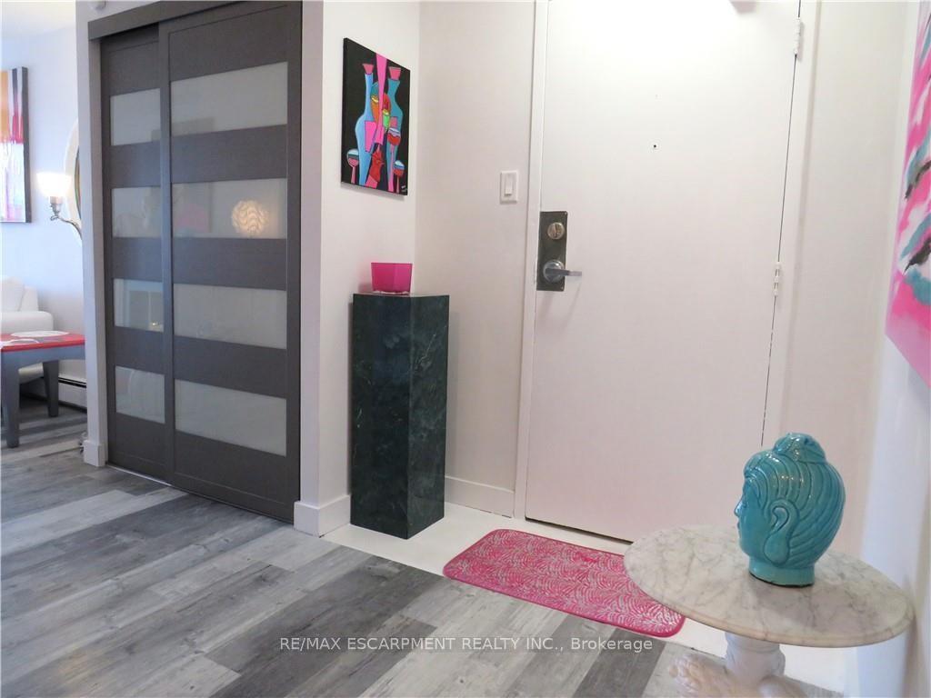 Photo 3 of Unit 307, 30 Summit Avenue, Hamilton, Eastmount — HOMEH