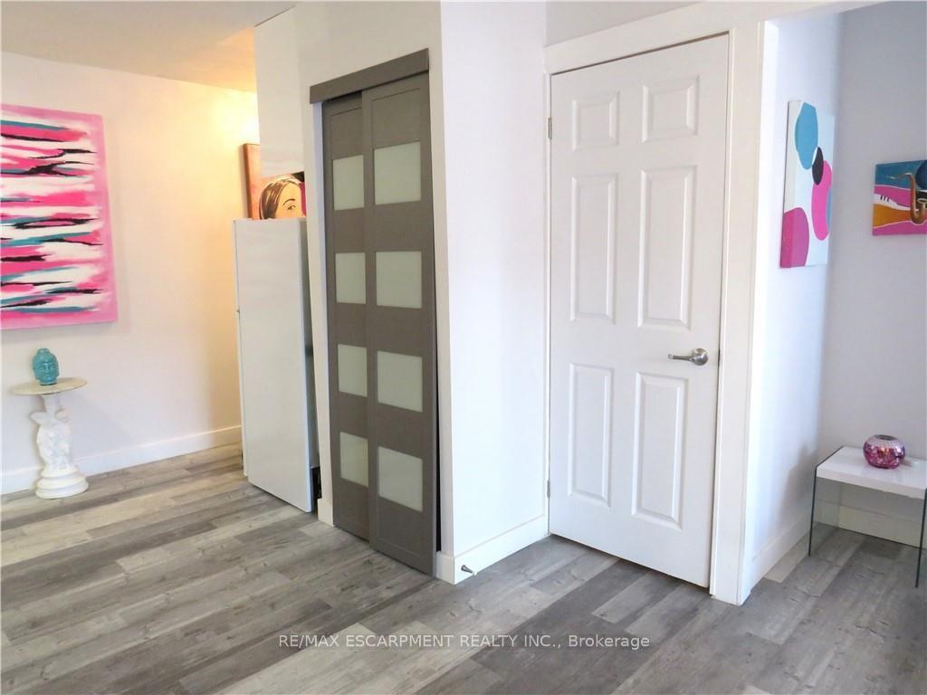 Photo 6 of Unit 307, 30 Summit Avenue, Hamilton, Eastmount — HOMEH